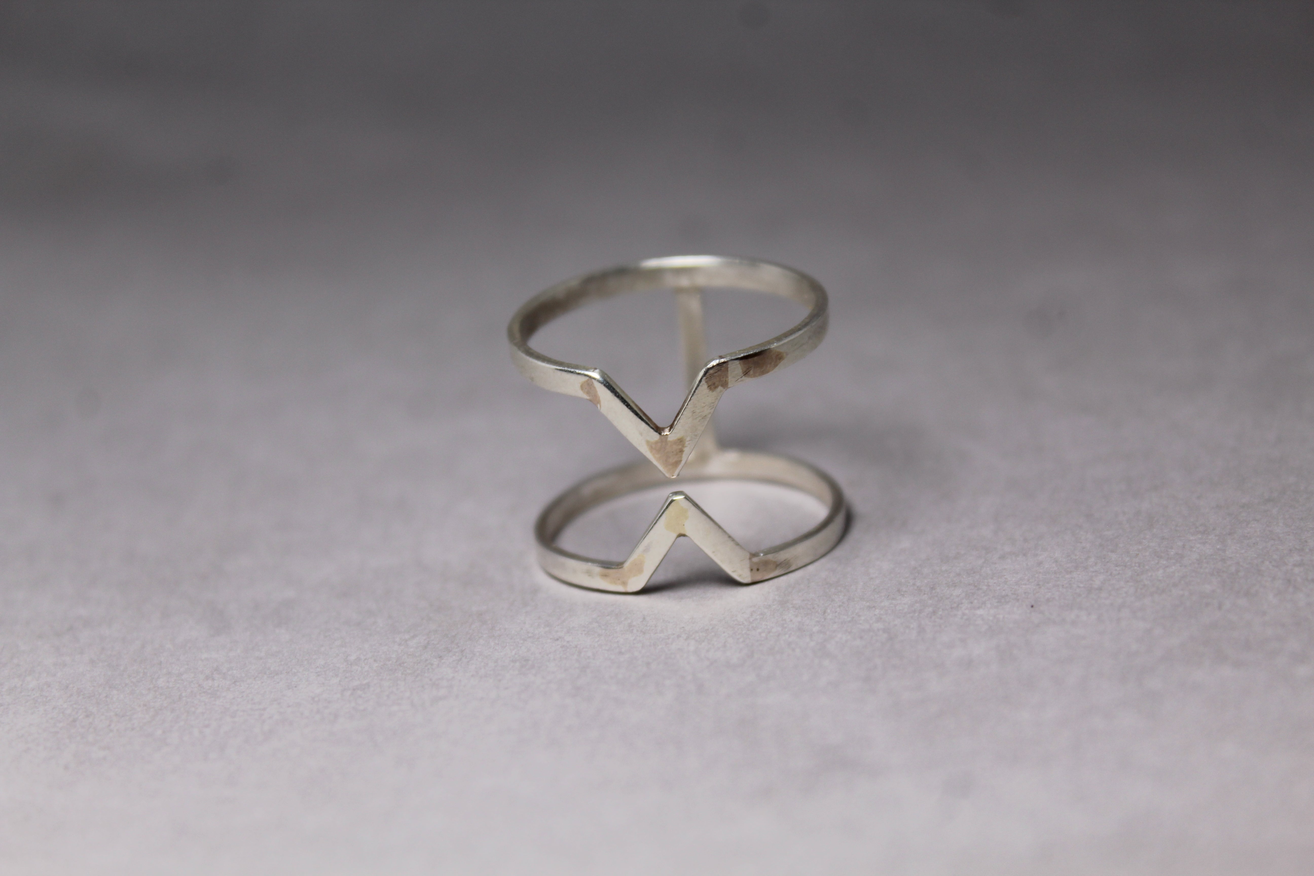V-Ring Doppelband-Ring 925 Sterling Silber Handgemachter Silberring Ring für Frauen Chevron-Ring