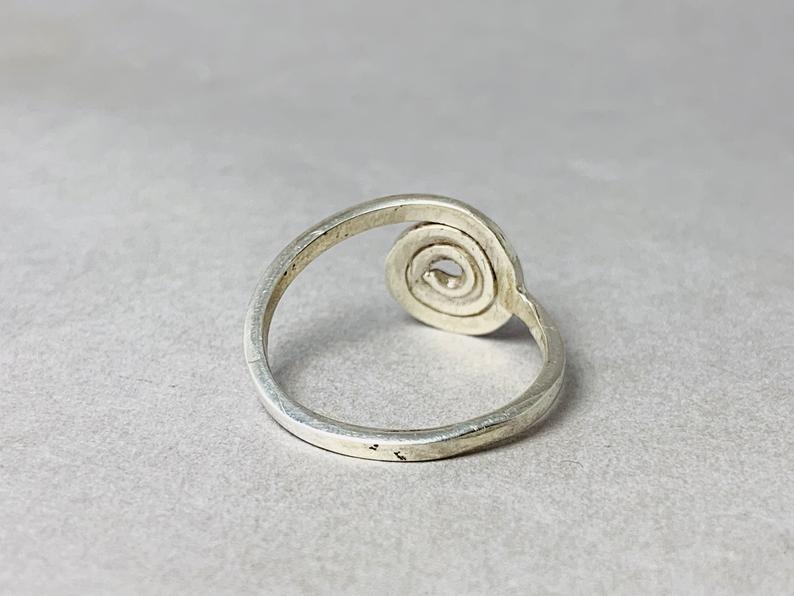 Spiralring Alltagsring für Frauen Einzigartiger Boho-Ring Silber Handgefertigter Ring Geschenkring
