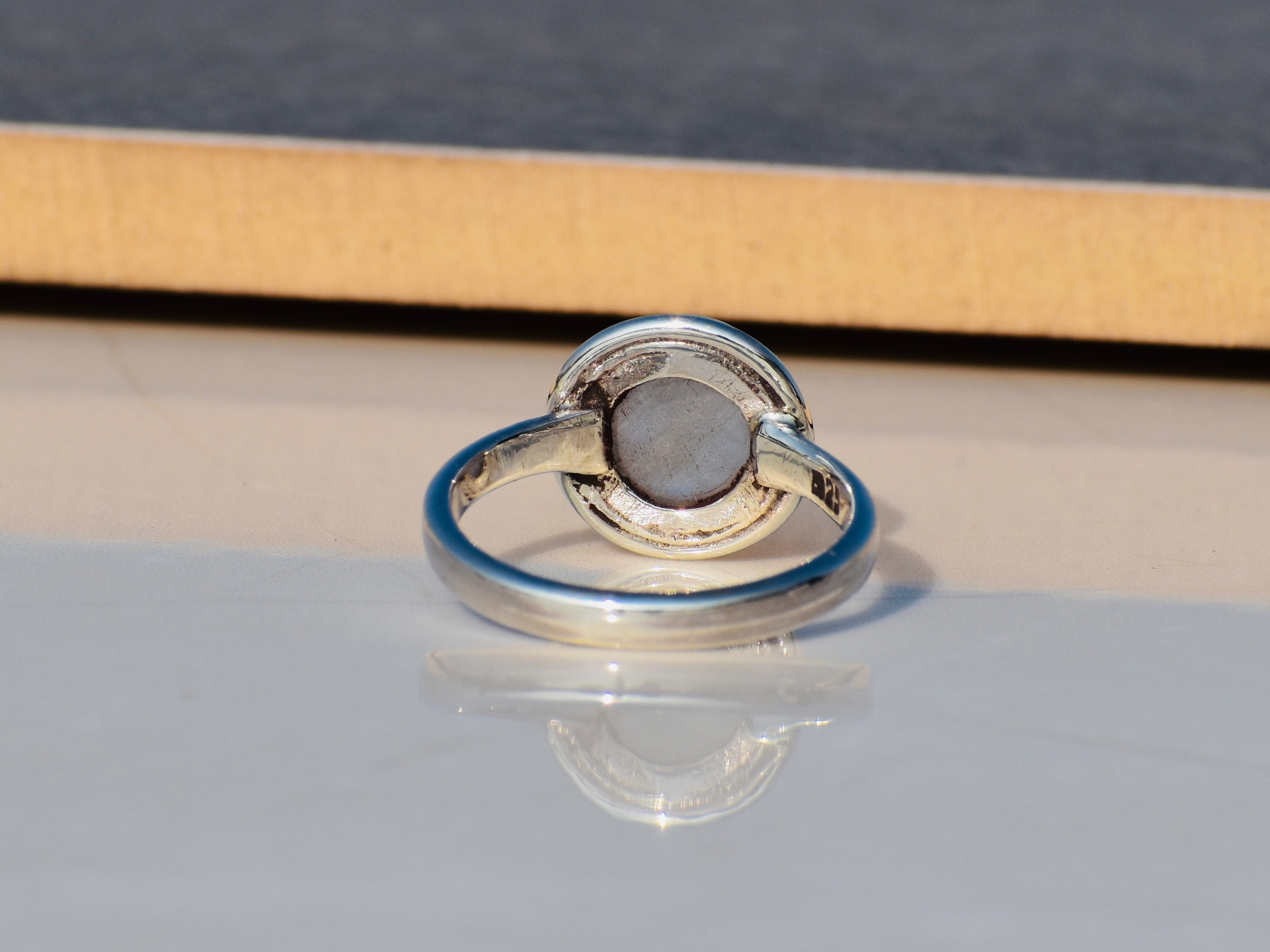 Runder Mondsteinring 925 Silberring Edelsteinring Handgemachter Geburtssteinring Weißer Mondstein Boho Zierlicher Ring