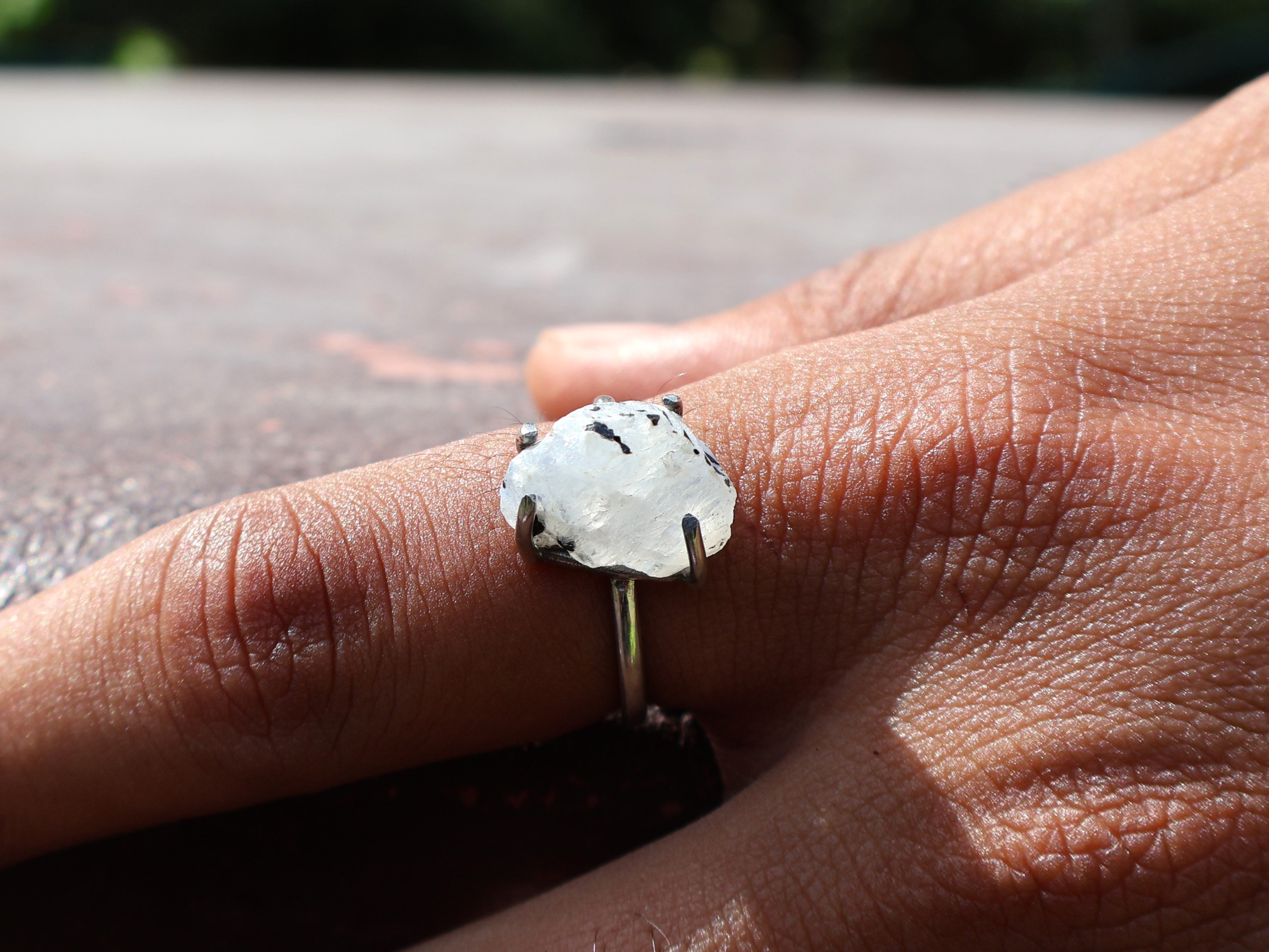 Roh Regenbogen Mondstein Ring 925 Sterling Silber Damen Ring Blauer Feuer Ring Geburtsstein Edelstein Ring Geschenk für Sie
