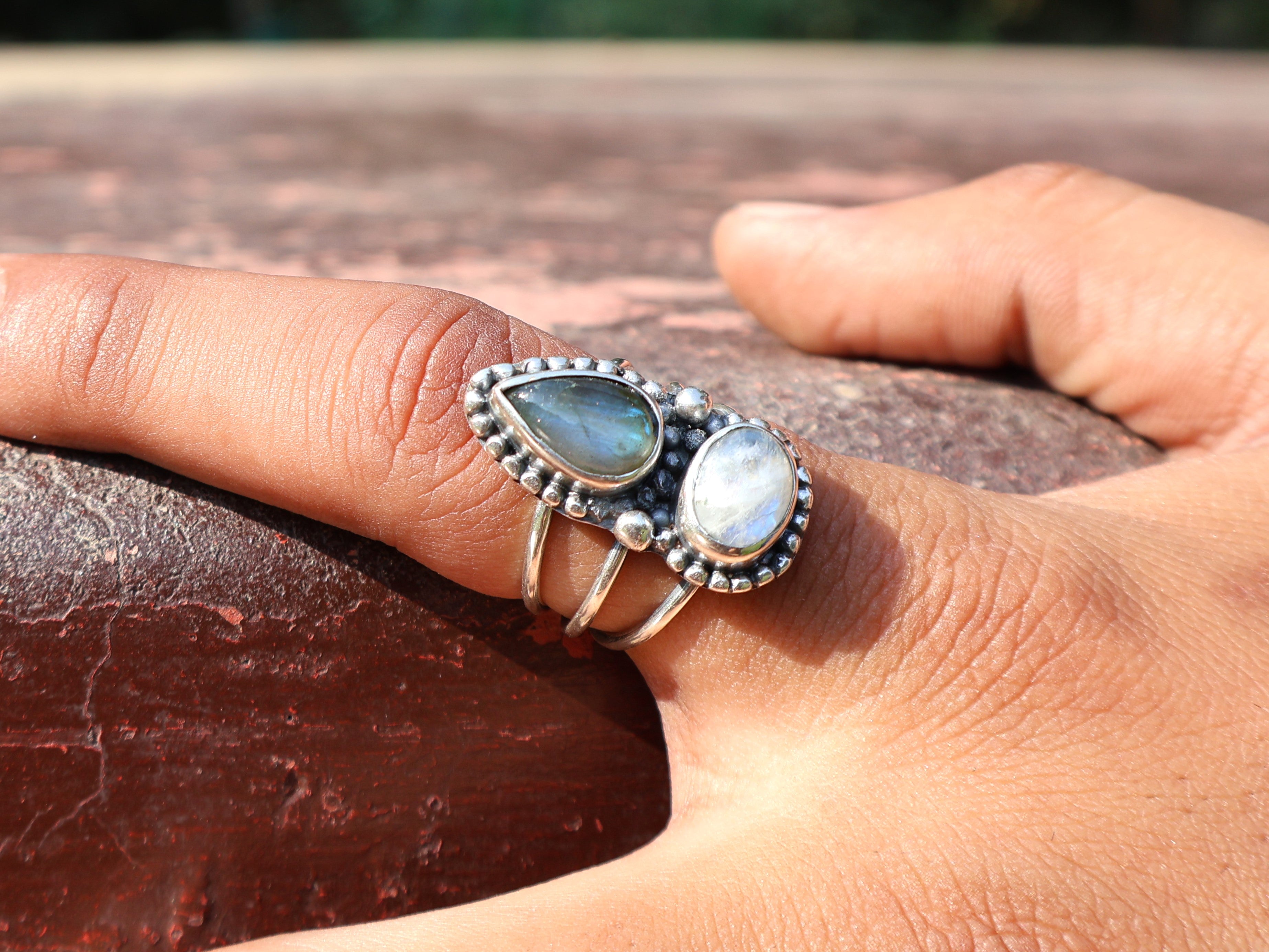 Labradorit- und Regenbogenmondstein-Ring 925 Sterling Silber Ring Handgefertigter Statement-Ring Tropfen & Ovale Form Edelstein Doppelstein Ring Geschenk für Sie