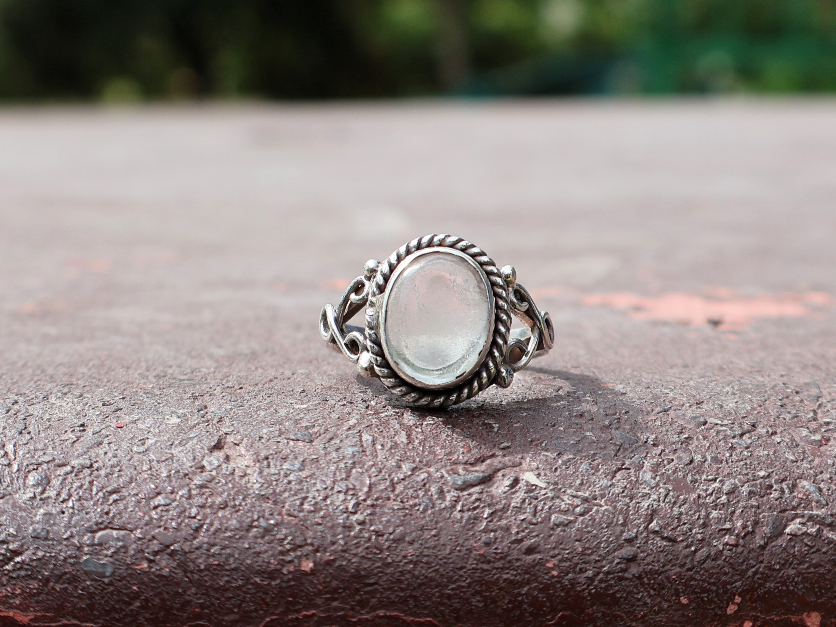 Ovaler Bergkristall-Ring Minimalistischer Ring 925er Silberring Handgemachter zarter Ring Geschenk für Sie Damenring