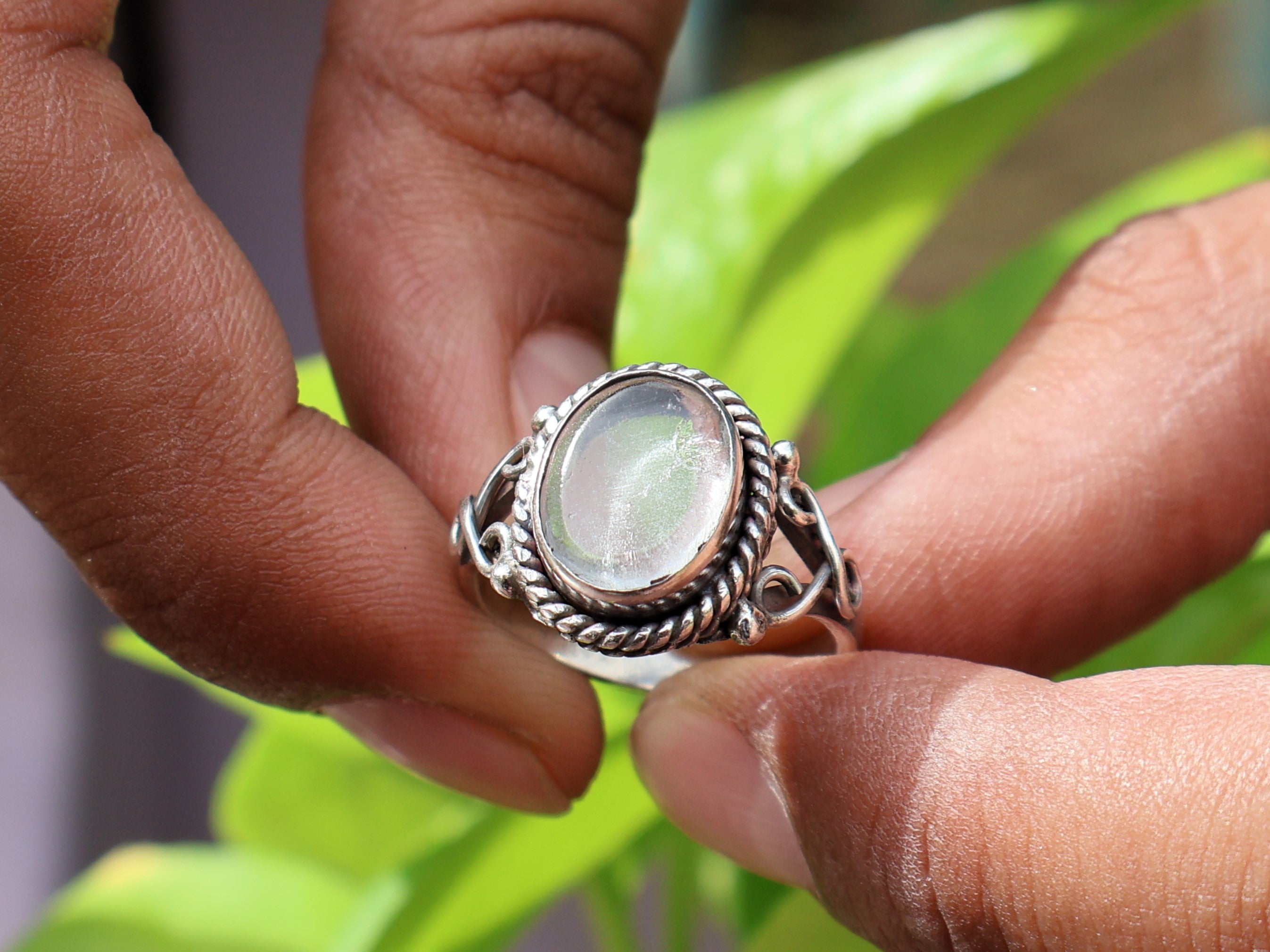 Ovaler Bergkristall-Ring Minimalistischer Ring 925er Silberring Handgemachter zarter Ring Geschenk für Sie Damenring