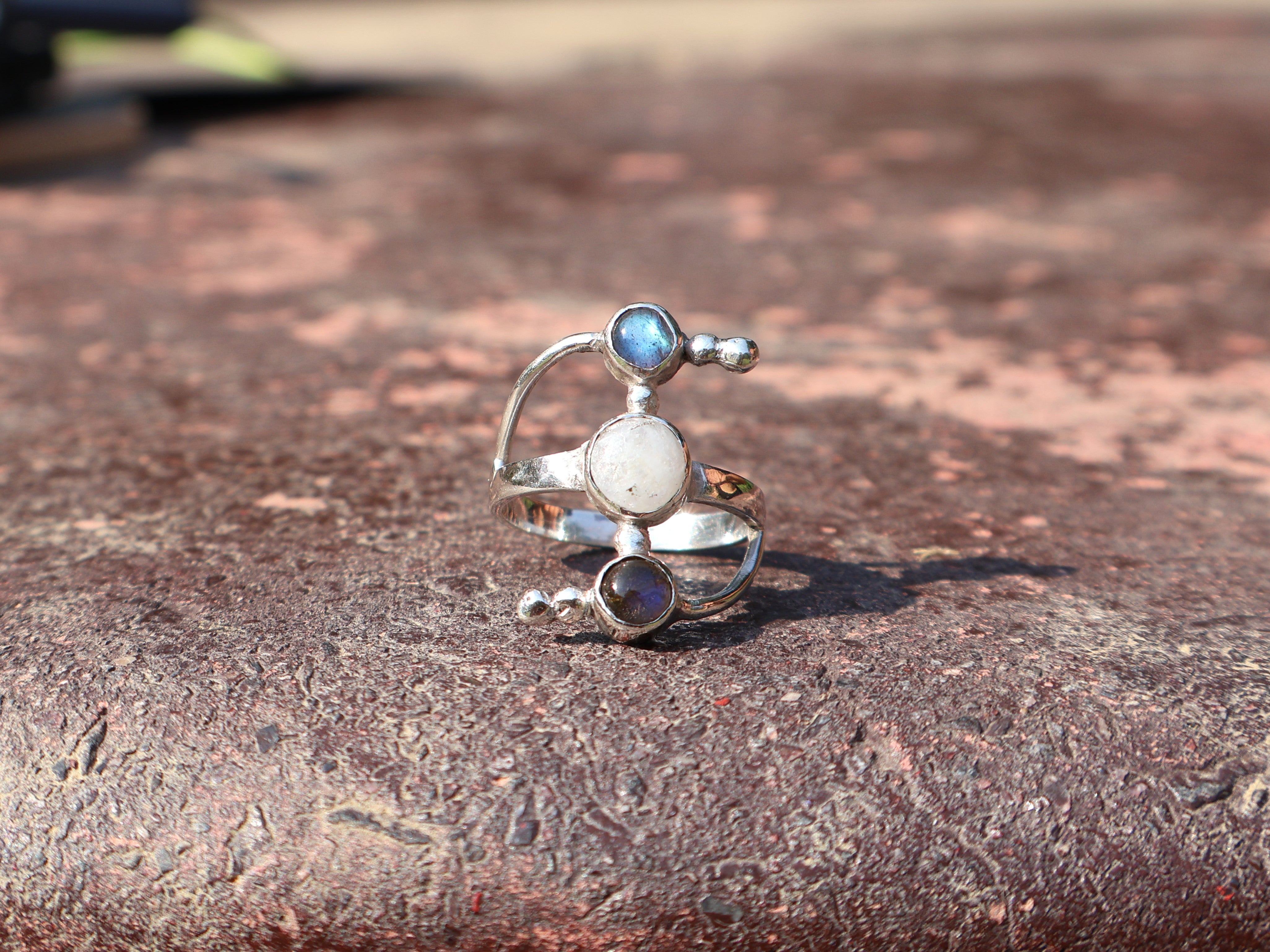 Labradorit und Regenbogen-Mondstein Ring 925 Sterling Silber Ring Handgefertigter Statement-Ring Doppelsteinring Geschenk für Sie