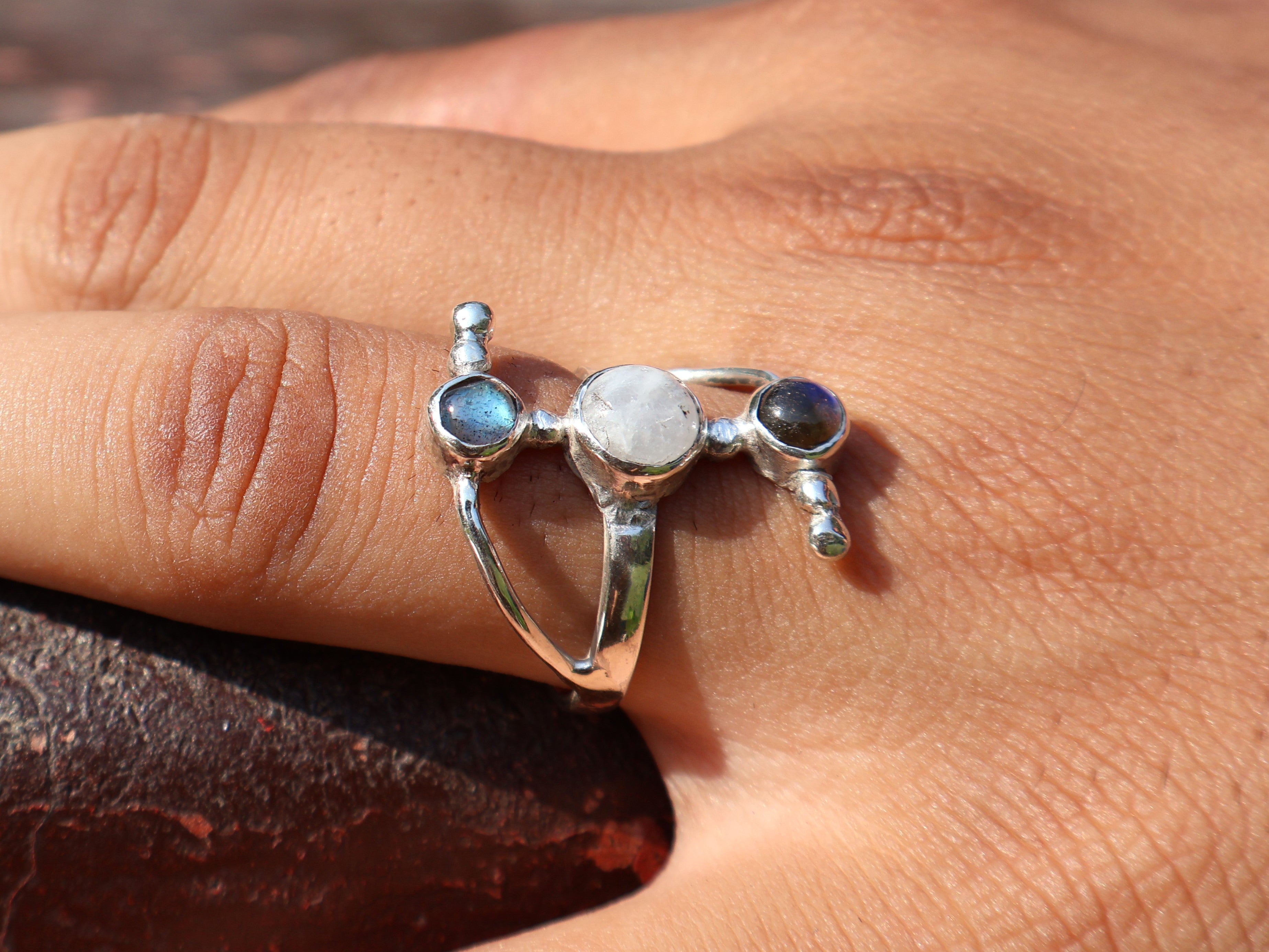 Labradorit und Regenbogen-Mondstein Ring 925 Sterling Silber Ring Handgefertigter Statement-Ring Doppelsteinring Geschenk für Sie