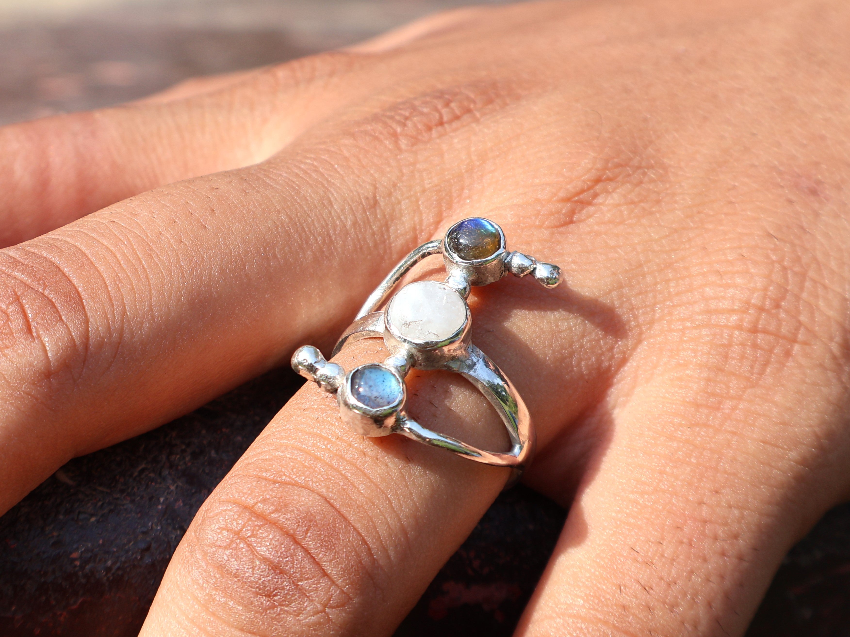 Labradorit und Regenbogen-Mondstein Ring 925 Sterling Silber Ring Handgefertigter Statement-Ring Doppelsteinring Geschenk für Sie