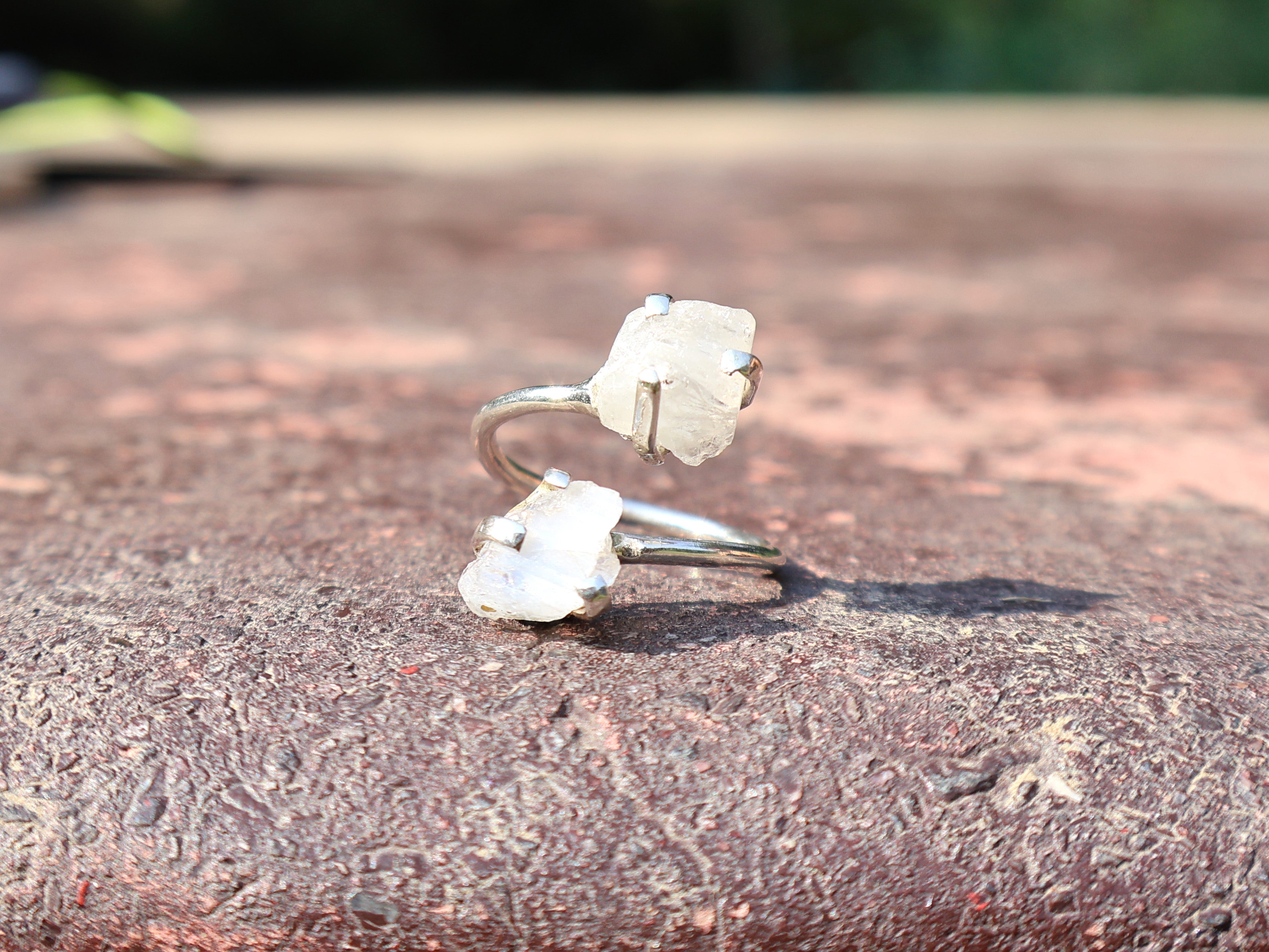 Unpolierter Regenbogenmondstein-Ring, 925er Sterlingsilber-Ring, Damenring, handgefertigter Silberring, Geschenk für sie