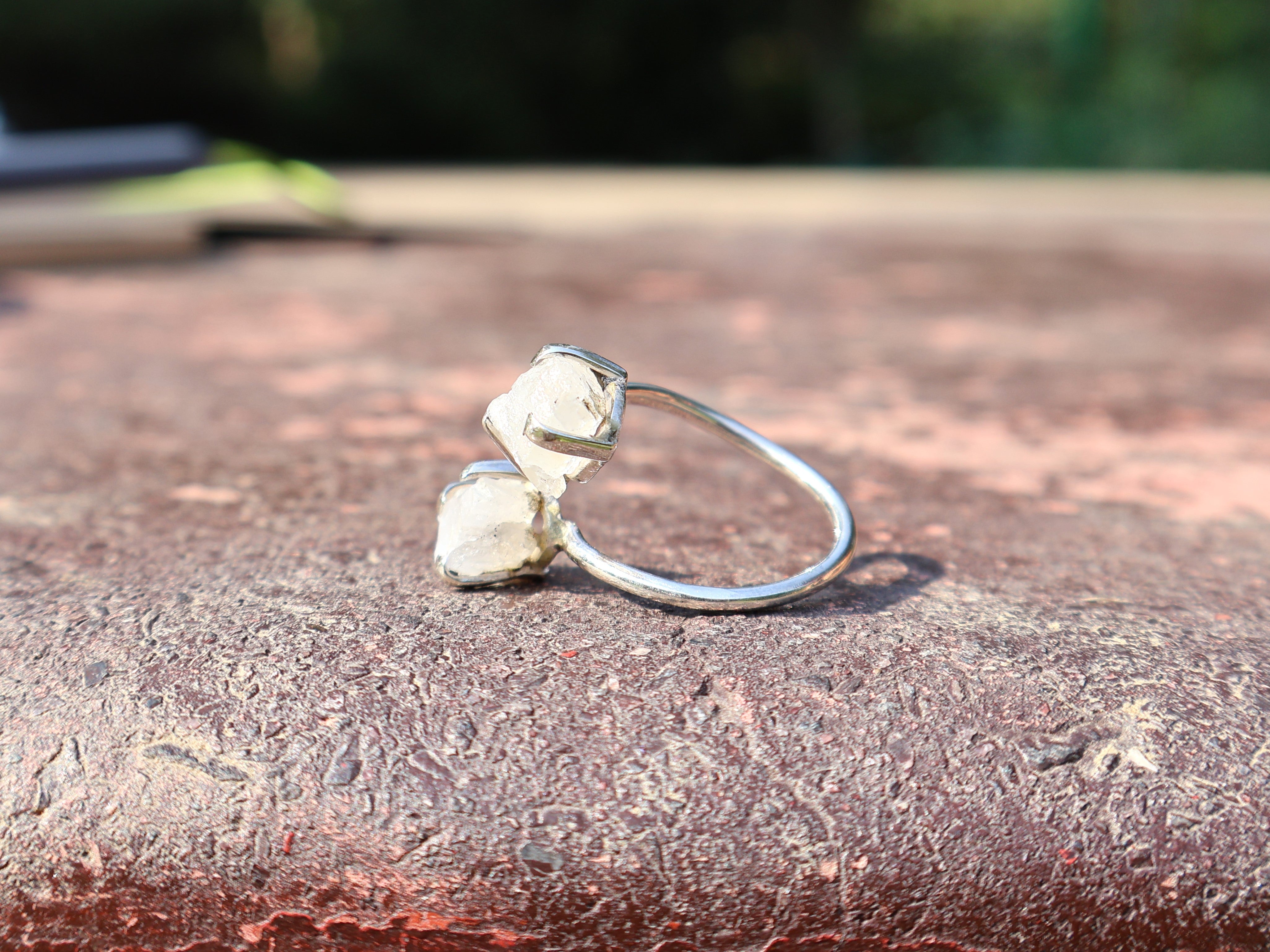 Unpolierter Regenbogenmondstein-Ring, 925er Sterlingsilber-Ring, Damenring, handgefertigter Silberring, Geschenk für sie