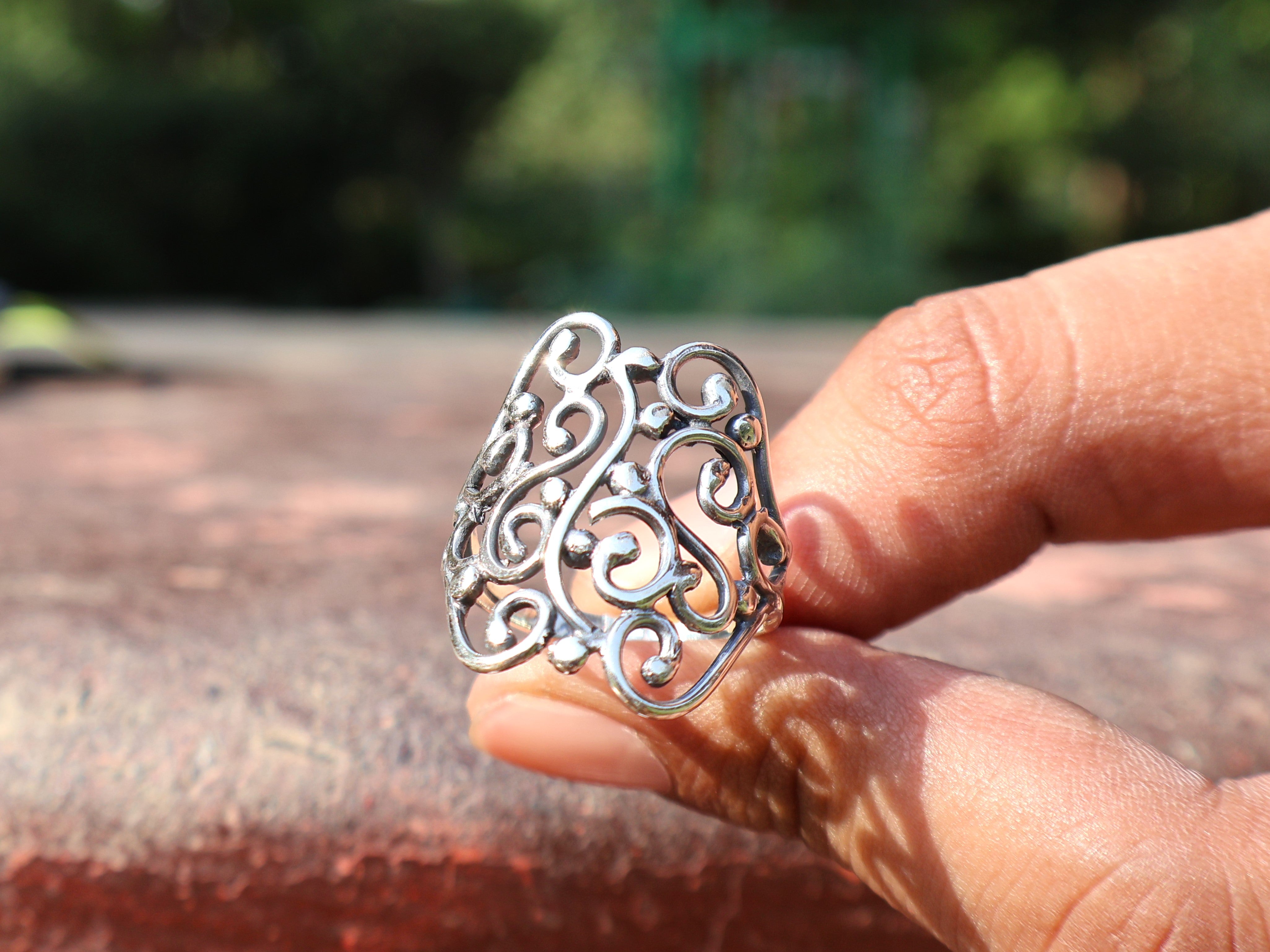 Handgemachter Bandring 925er massiver Sterlingsilberring Einzigartiger Designring Alltagsring Geschenk für sie