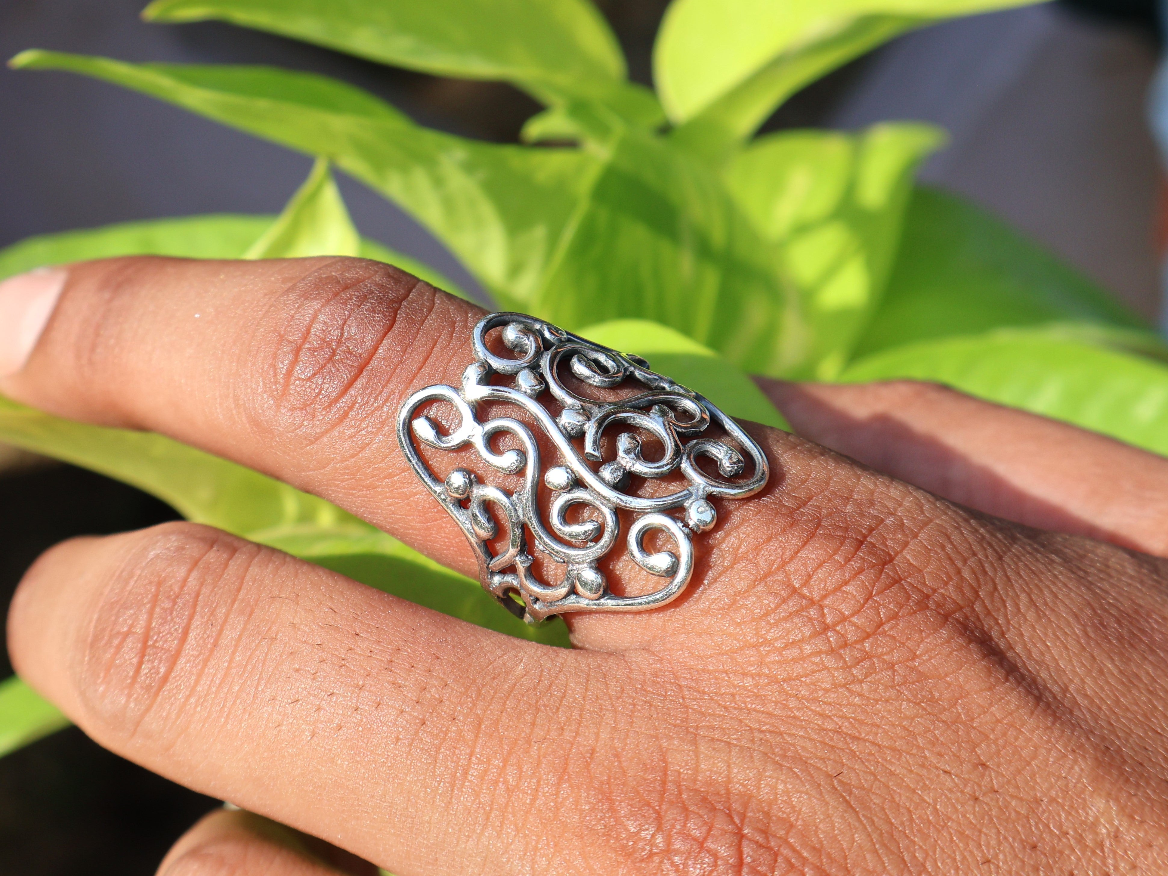 Handgemachter Bandring 925er massiver Sterlingsilberring Einzigartiger Designring Alltagsring Geschenk für sie