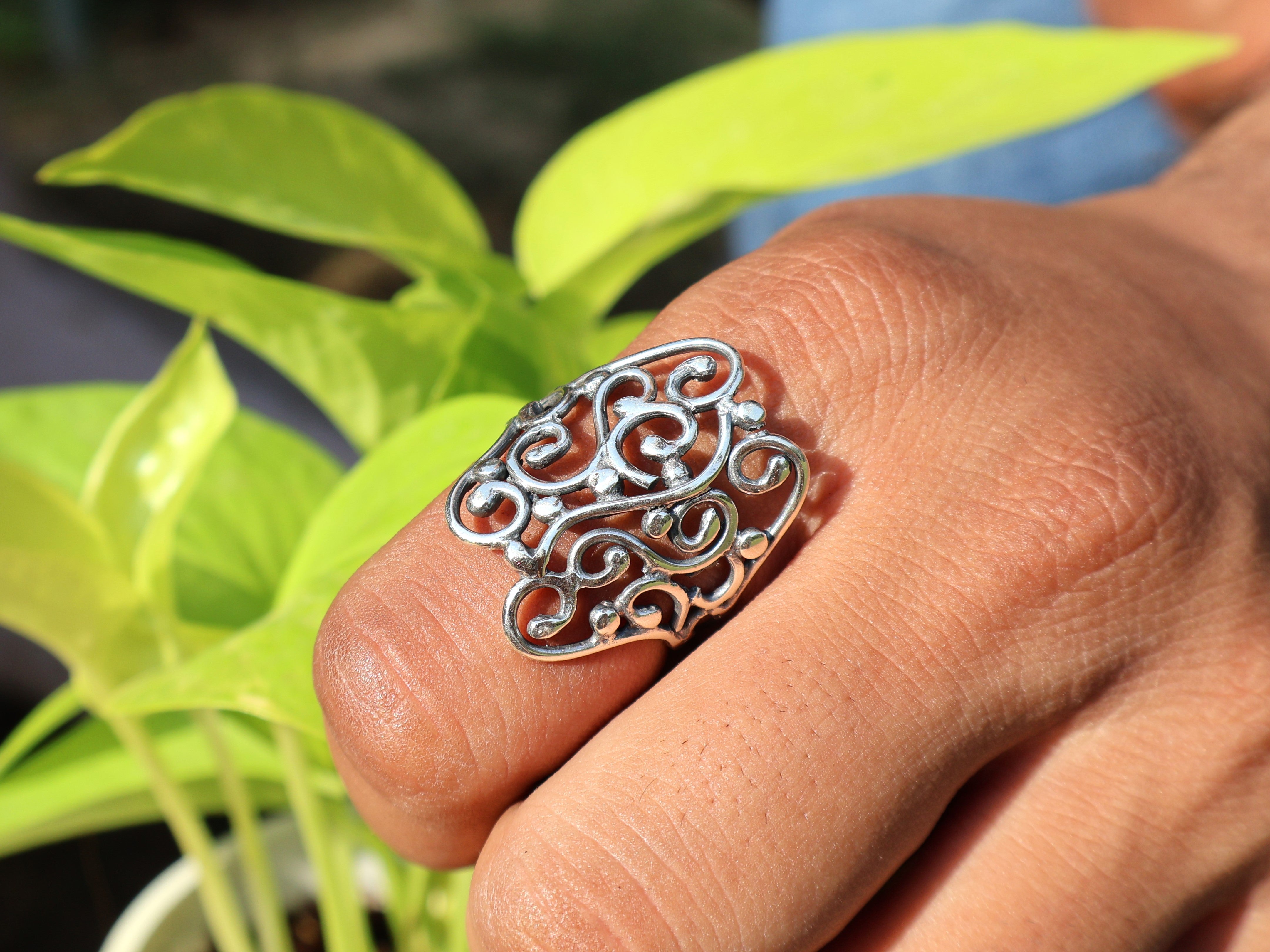 Handgemachter Bandring 925er massiver Sterlingsilberring Einzigartiger Designring Alltagsring Geschenk für sie
