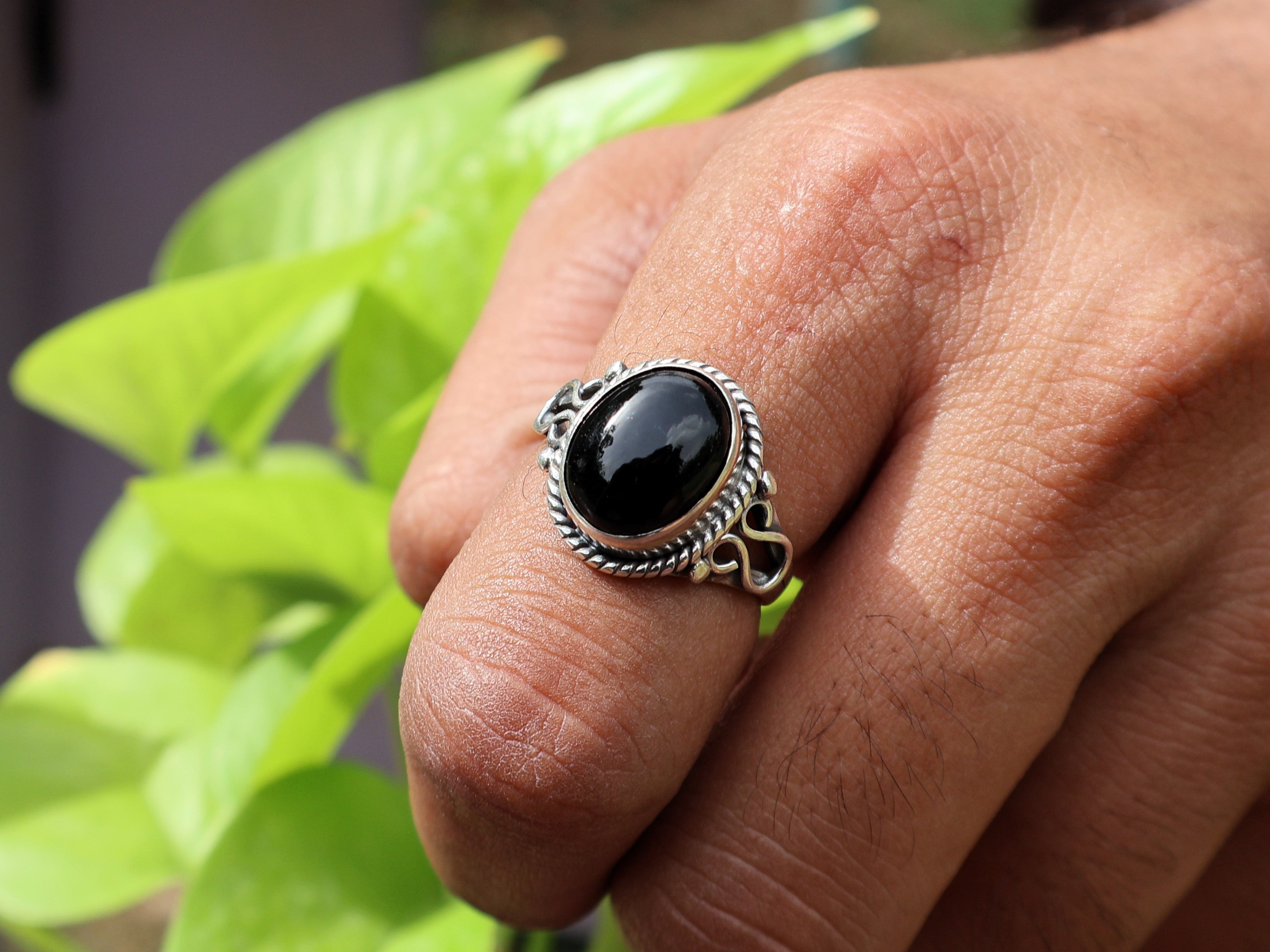 Ring aus 925er Sterlingsilber mit schwarzem Onyx, Edelsteinring, handgemachter ovaler Onyx-Cabochon-Ring, zierlicher Ring, Geschenk für sie