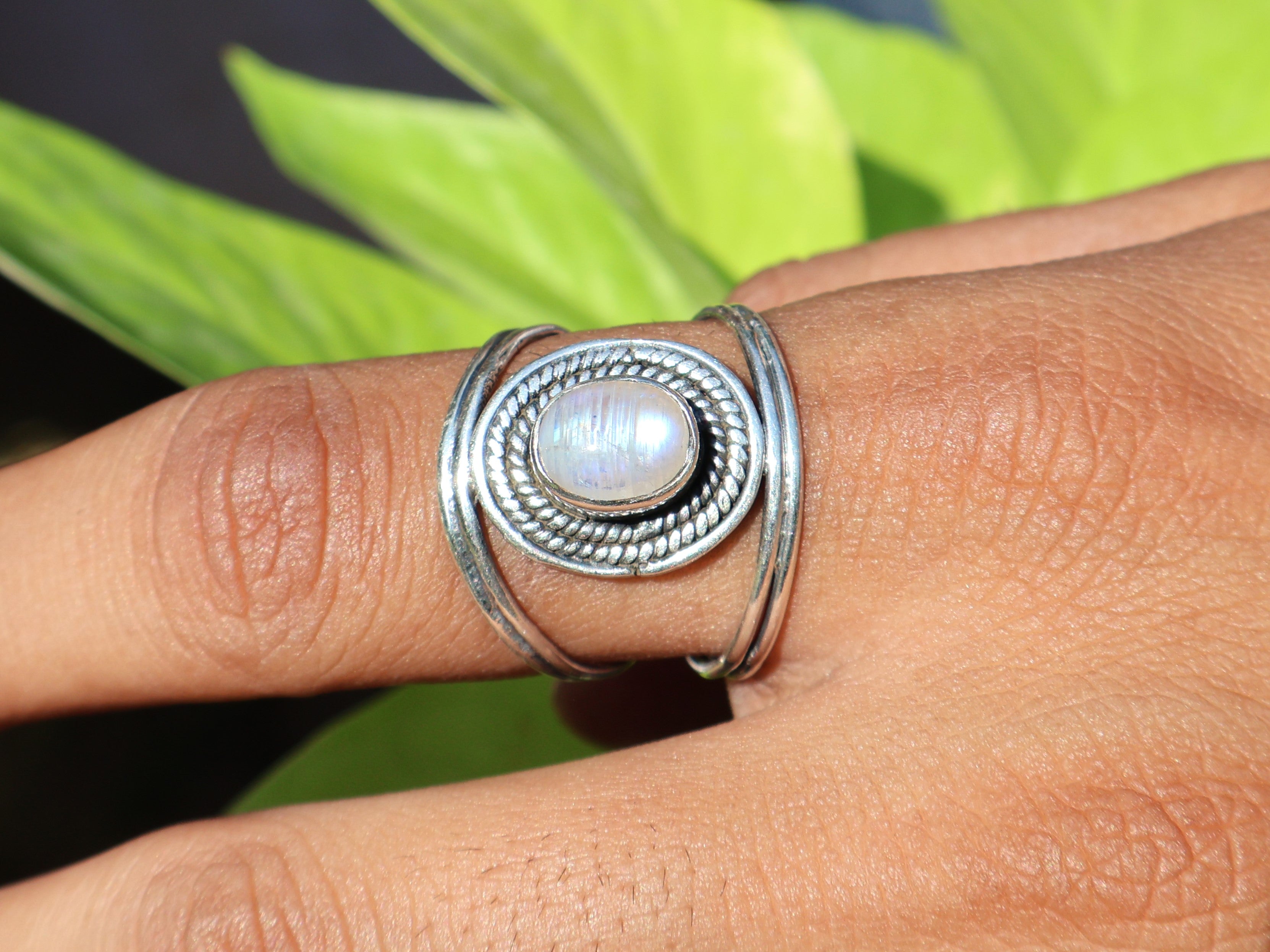 Regenbogen-Mondsteinring Handgefertigt 925 Sterling Silber Ovaler Mondstein Ring Geschenk Für Sie Boho Zierlicher Ring Geschenk Für Sie