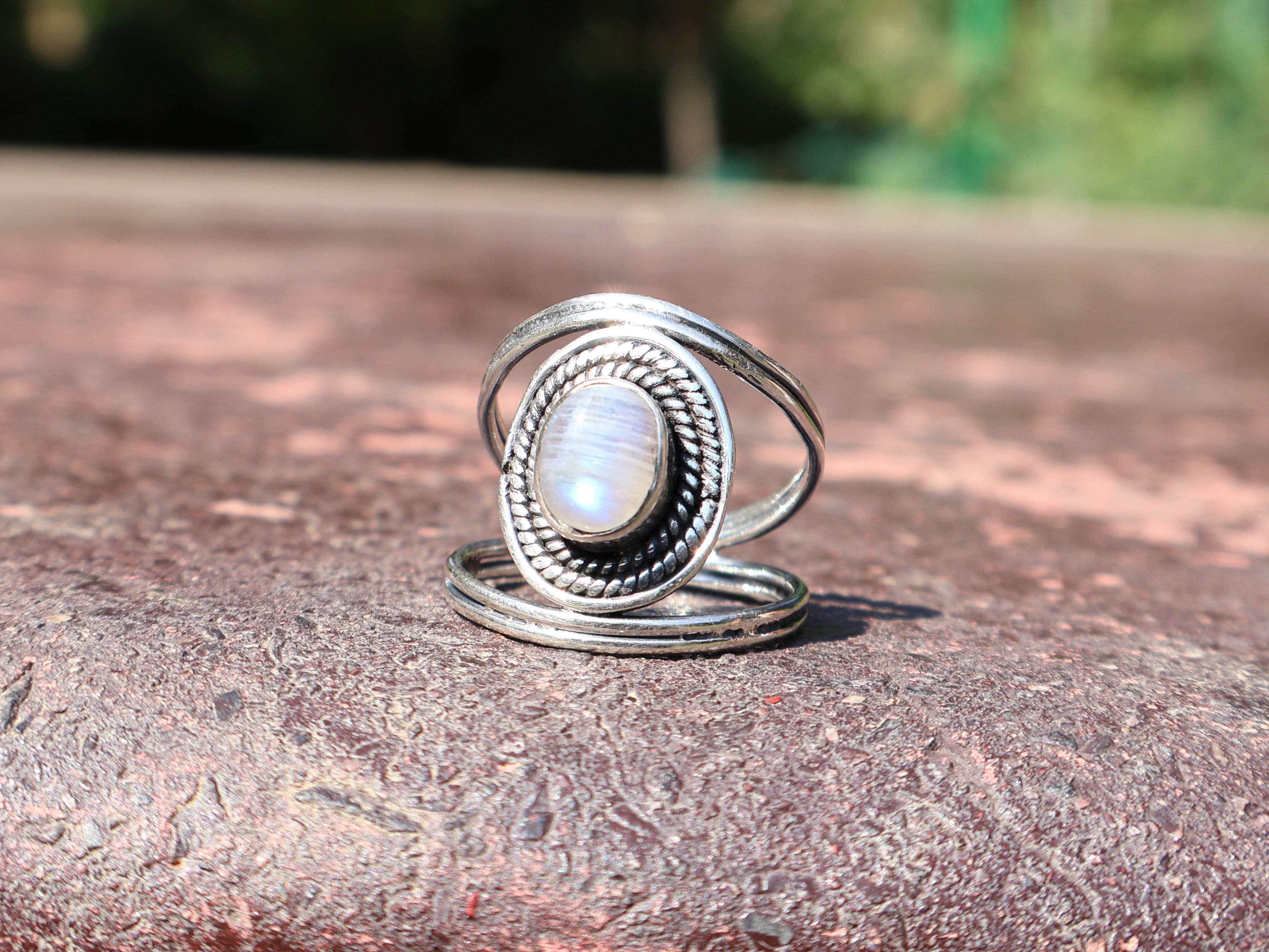 Regenbogen-Mondsteinring Handgefertigt 925 Sterling Silber Ovaler Mondstein Ring Geschenk Für Sie Boho Zierlicher Ring Geschenk Für Sie