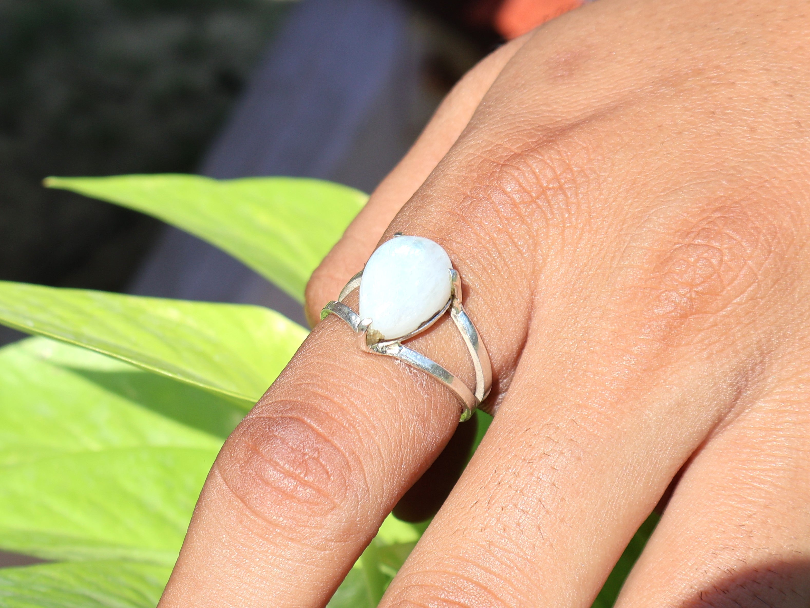 Birnenförmiger Regenbogen-Mondsteinring aus 925er Sterlingsilber, Geschenk für sie, handgefertigter Statement-Ring