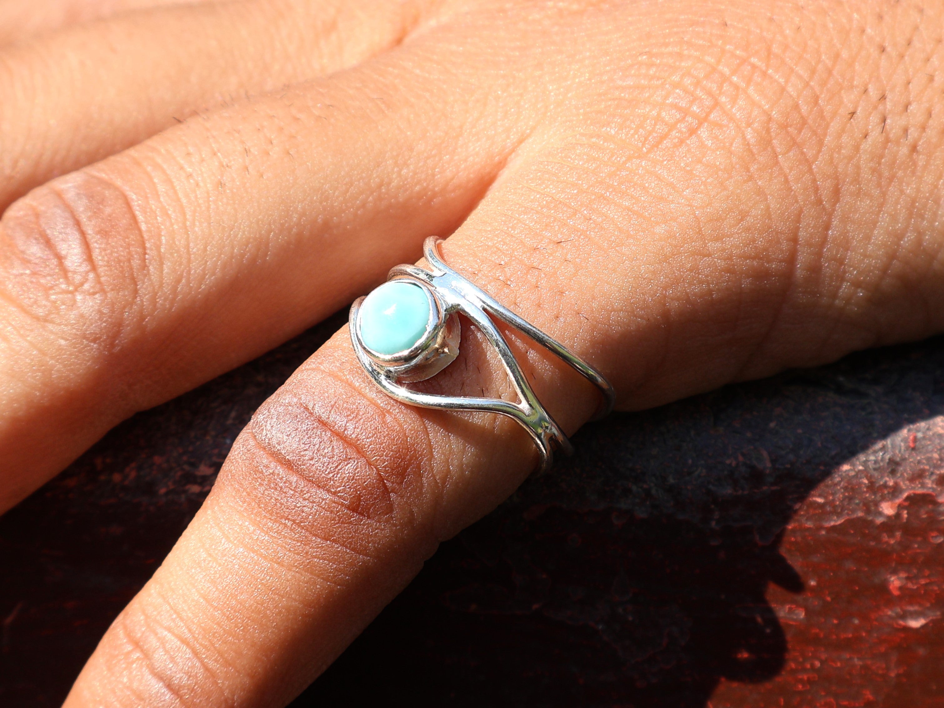 Natürlicher Larimar Ring 925 Silber Ring Zierlicher Larimar Ring Runder Larimar Edelstein Damenschmuck Geschenk für Sie Statement Ring