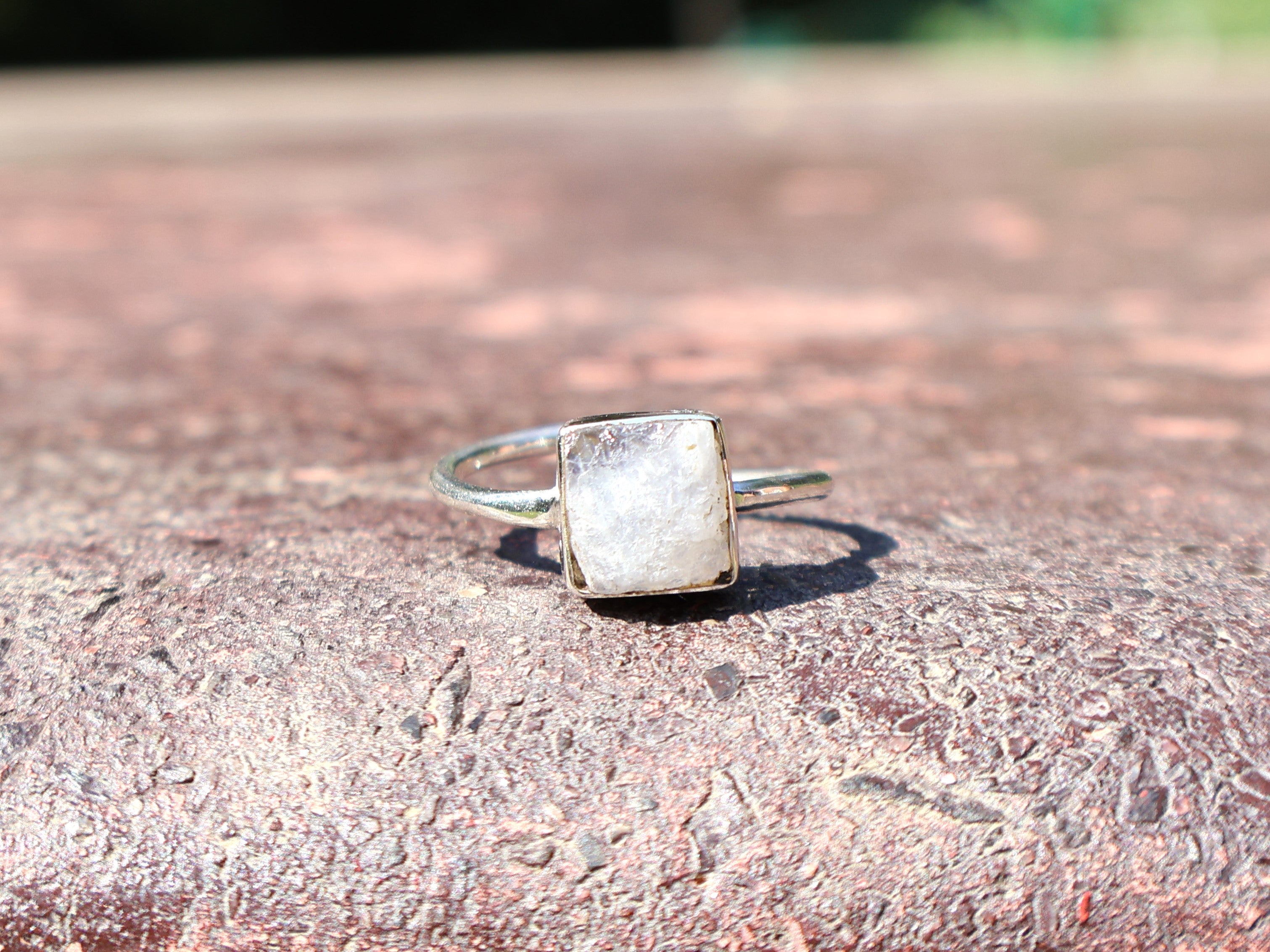 Echter Regenbogen-Mondsteinring Damen Ring Natürlicher Mondstein Stapelring Blauer Feuerring Geburtsstein Edelsteinring
