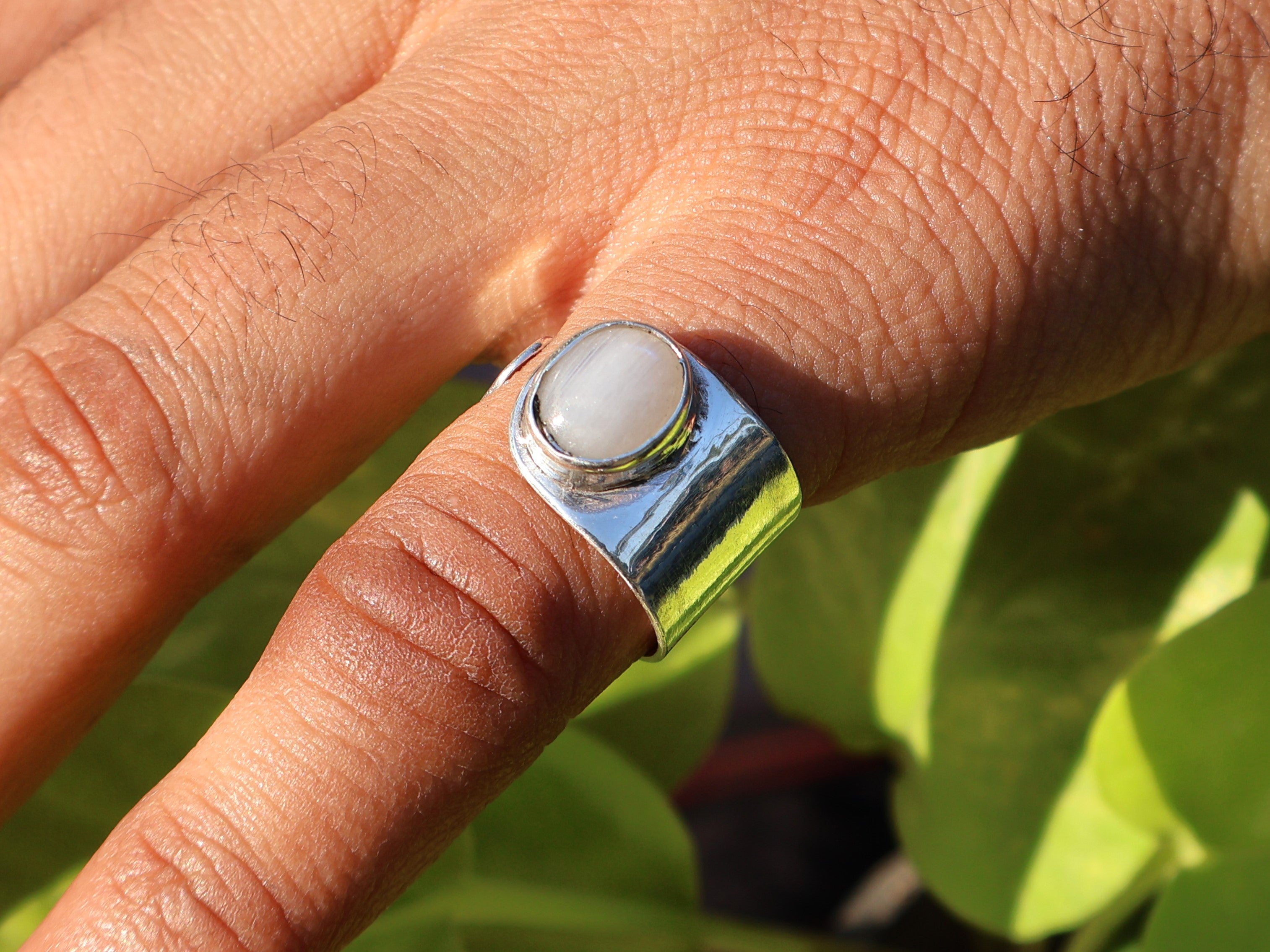 Regenbogenmondstein Silberring Ovaler Mondstein 925 Sterling Ring Damenring Handgemachter Silberring Verlobungsring Gehämmerter Ring