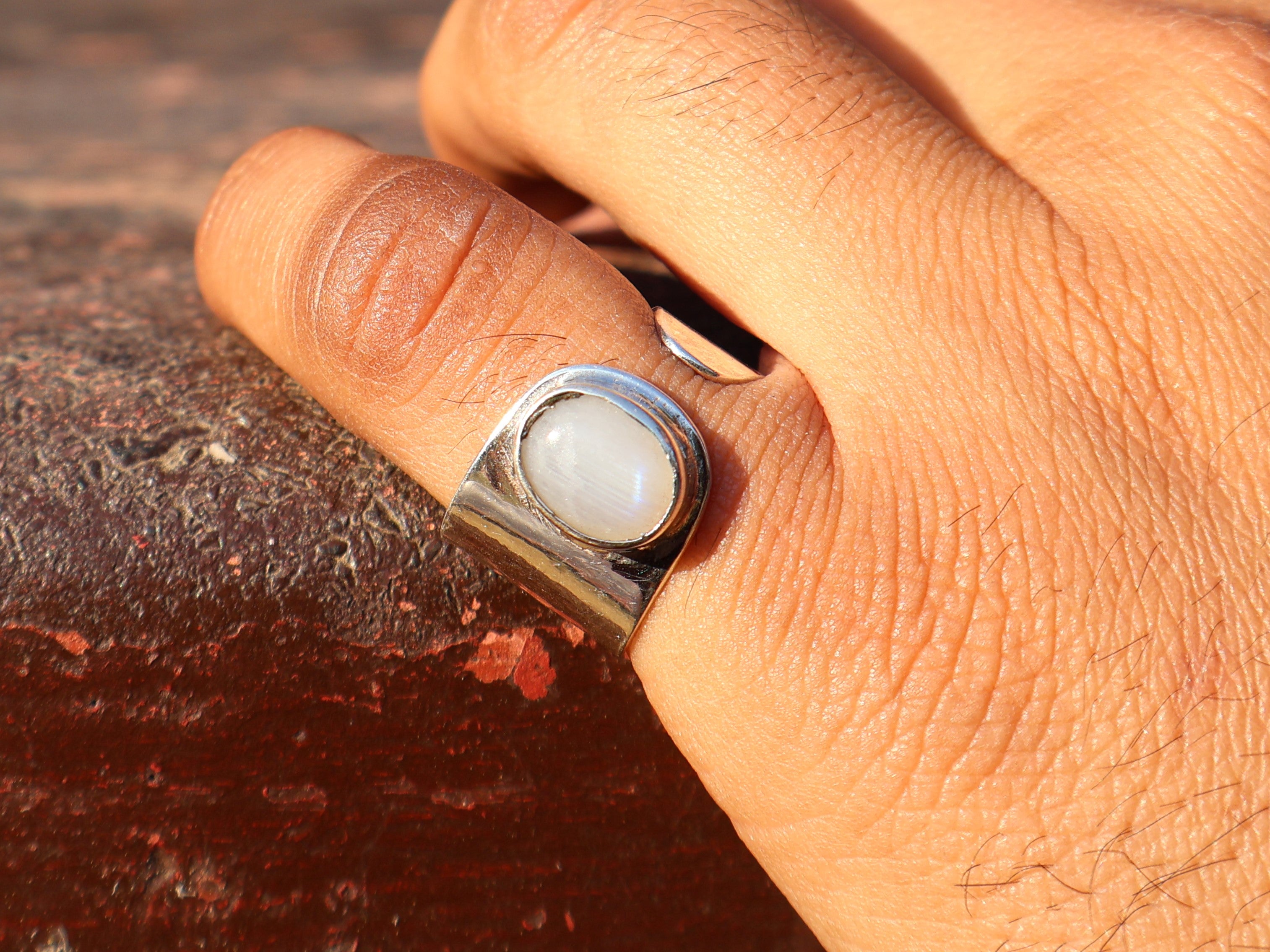 Regenbogenmondstein Silberring Ovaler Mondstein 925 Sterling Ring Damenring Handgemachter Silberring Verlobungsring Gehämmerter Ring