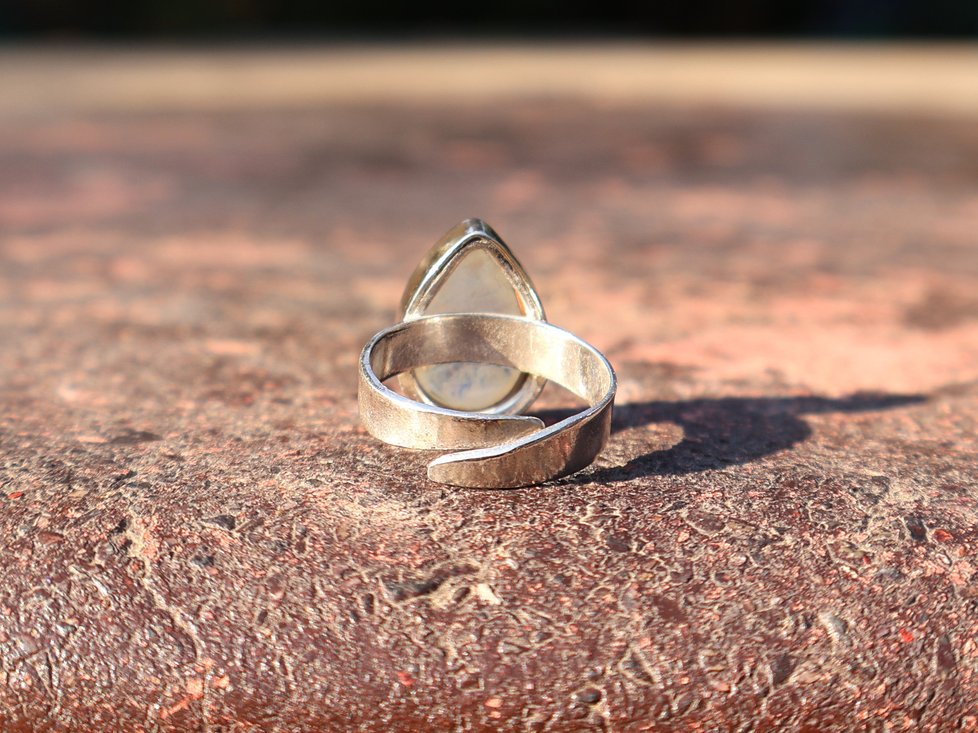 Regenbogen-Mondstein-Ring in Tropfenform, 925er Sterlingsilber, Damenring, handgefertigter Silberring, verstellbarer Ring, Geschenk für Sie