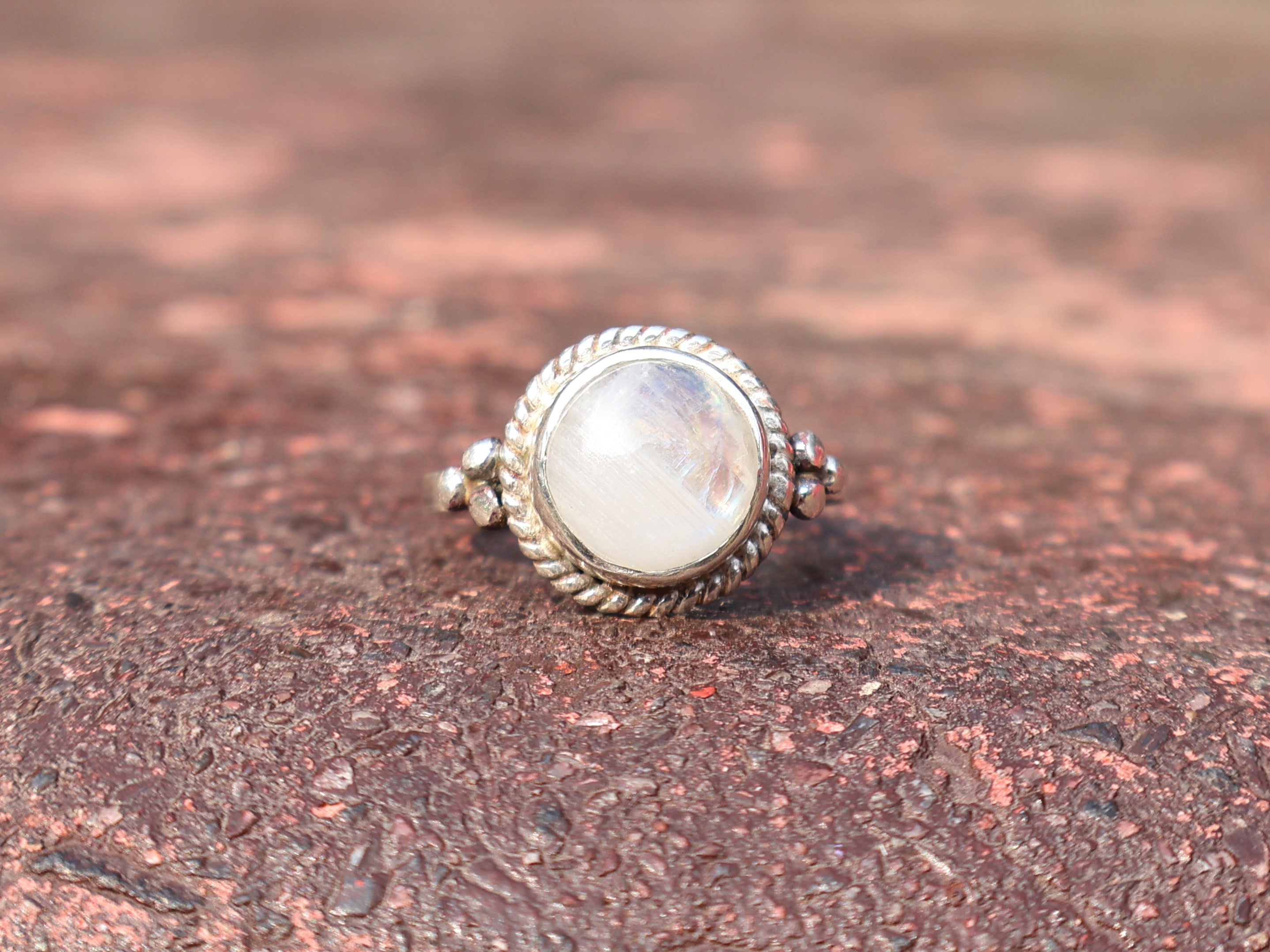 Runder Regenbogen-Mondstein-Ring 925 Sterling Silber Ring Damen Ring Handgefertigter Silberring Geschenk für Sie