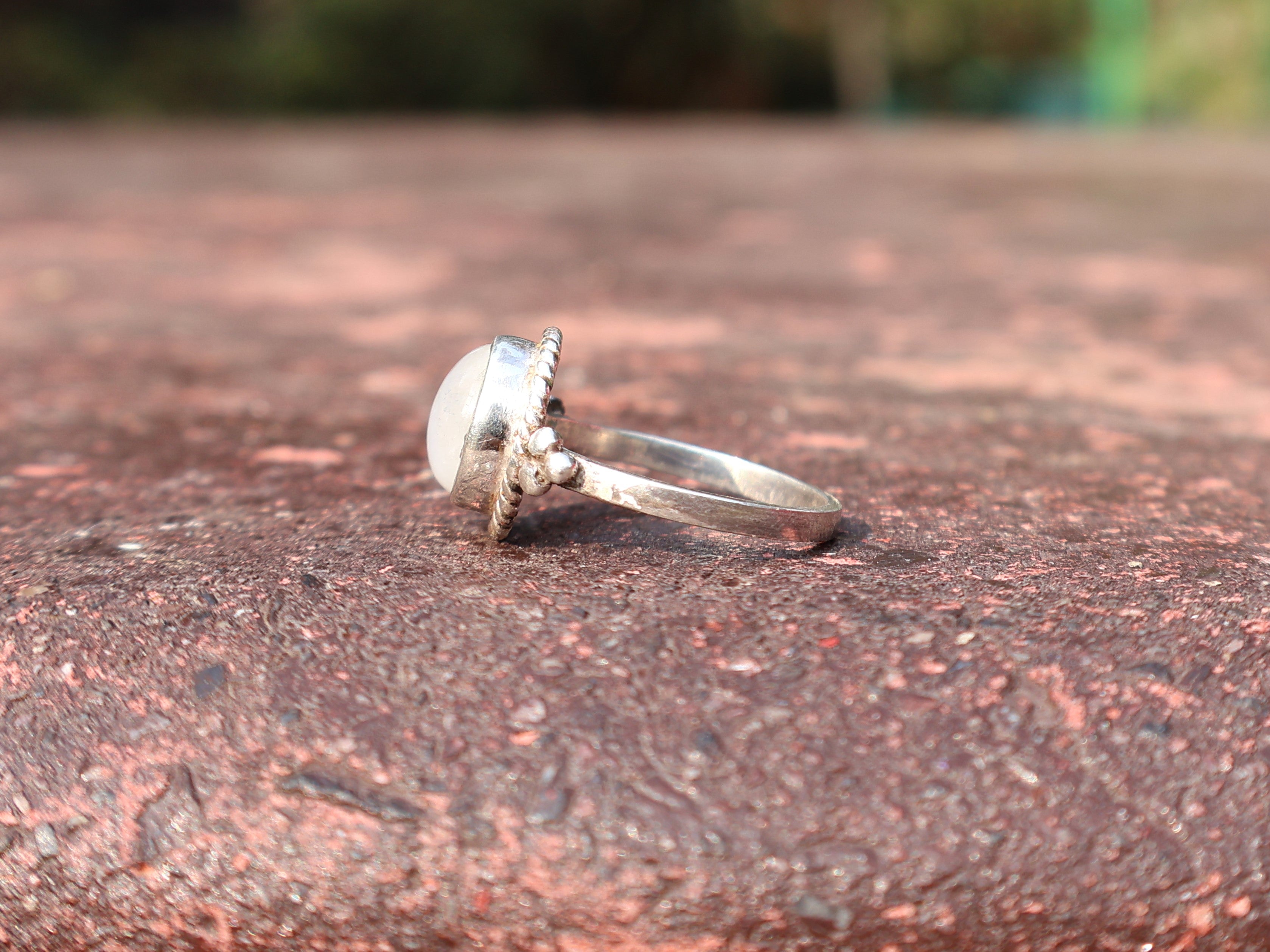 Runder Regenbogen-Mondstein-Ring 925 Sterling Silber Ring Damen Ring Handgefertigter Silberring Geschenk für Sie