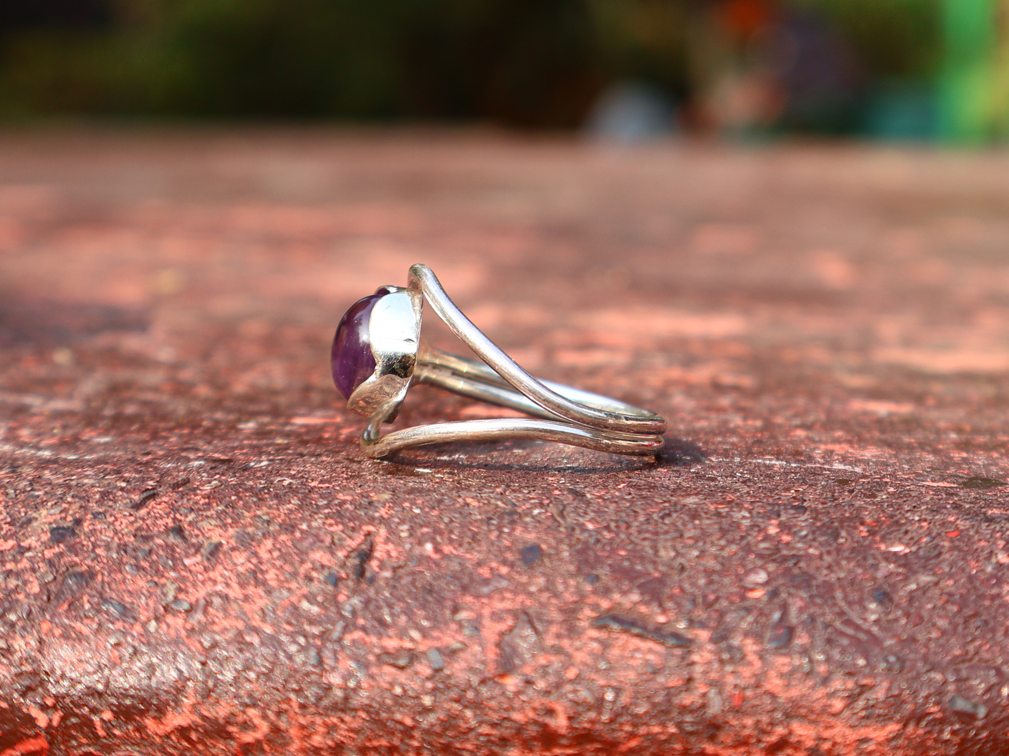 Wunderschöner Amethystring Geburtsstein Februar Runder Amethyst Designerring Geschenk für Sie Silber Amethystring Geschenk für Sie