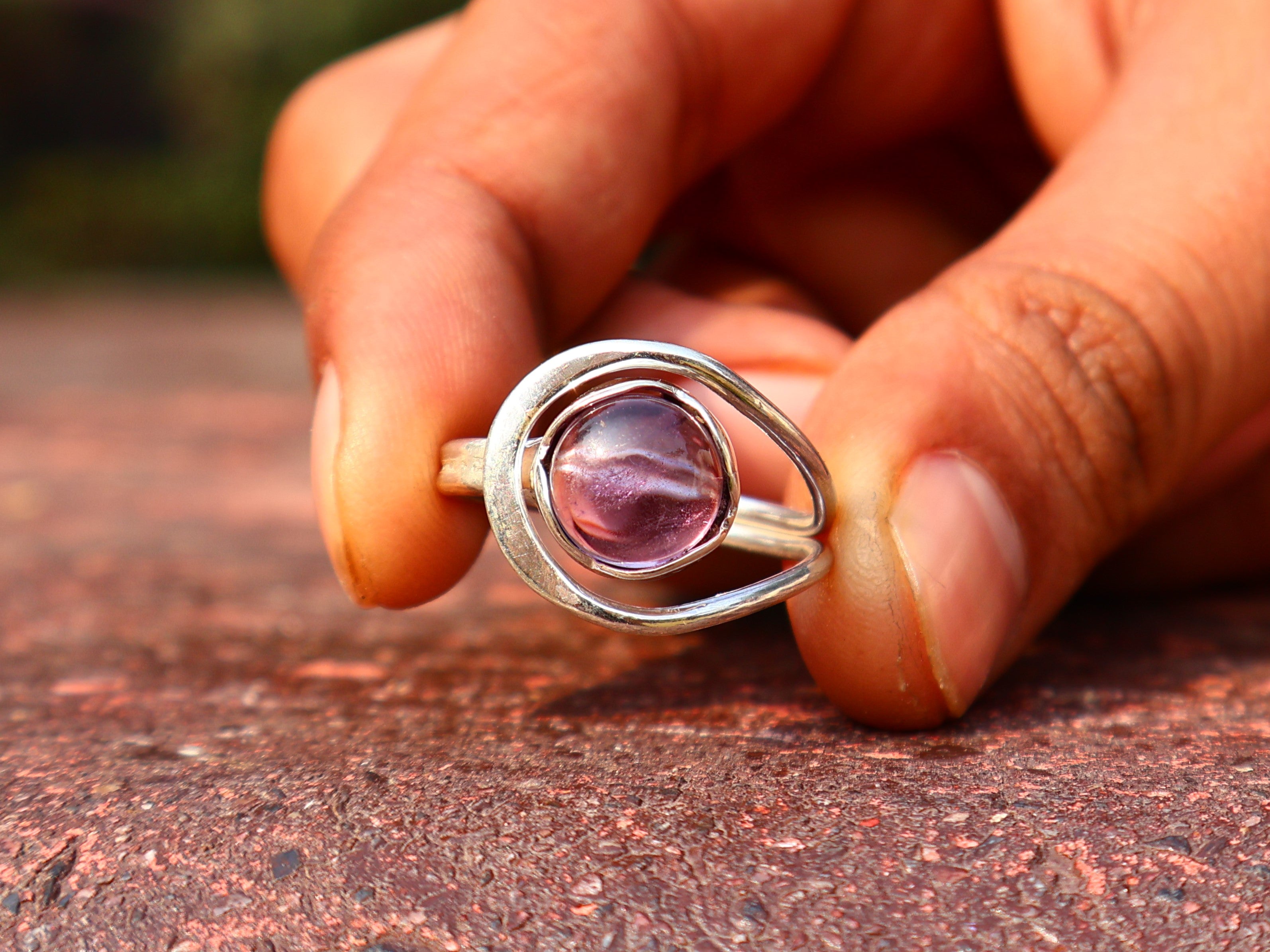 Wunderschöner Amethystring Geburtsstein Februar Runder Amethyst Designerring Geschenk für Sie Silber Amethystring Geschenk für Sie