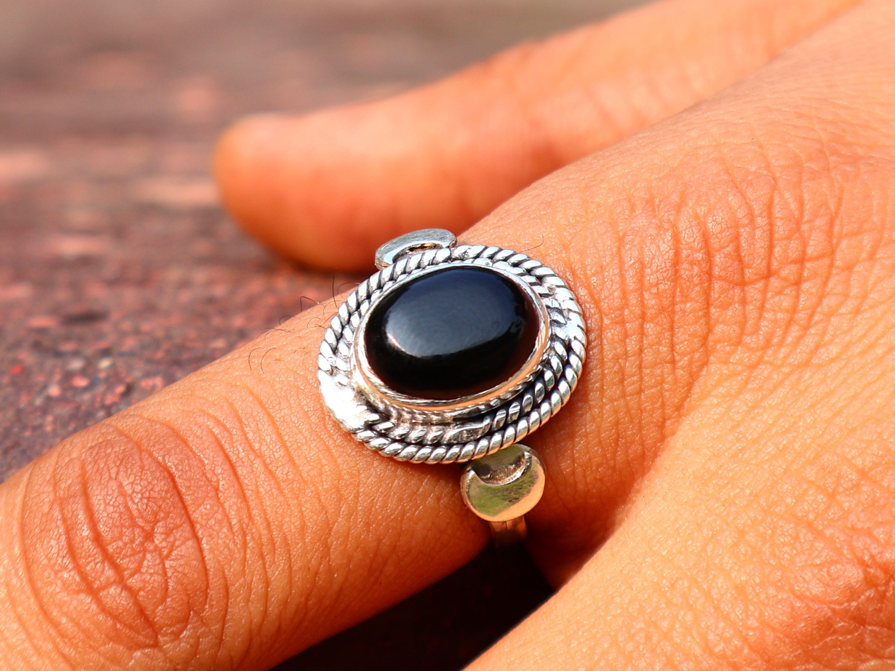 Schwarzer Onyx Ring 925 Sterling Silber Edelstein Ring Handgemachter Ovaler Onyx Cabochon Ring Zierlicher Ring Geschenk für Sie