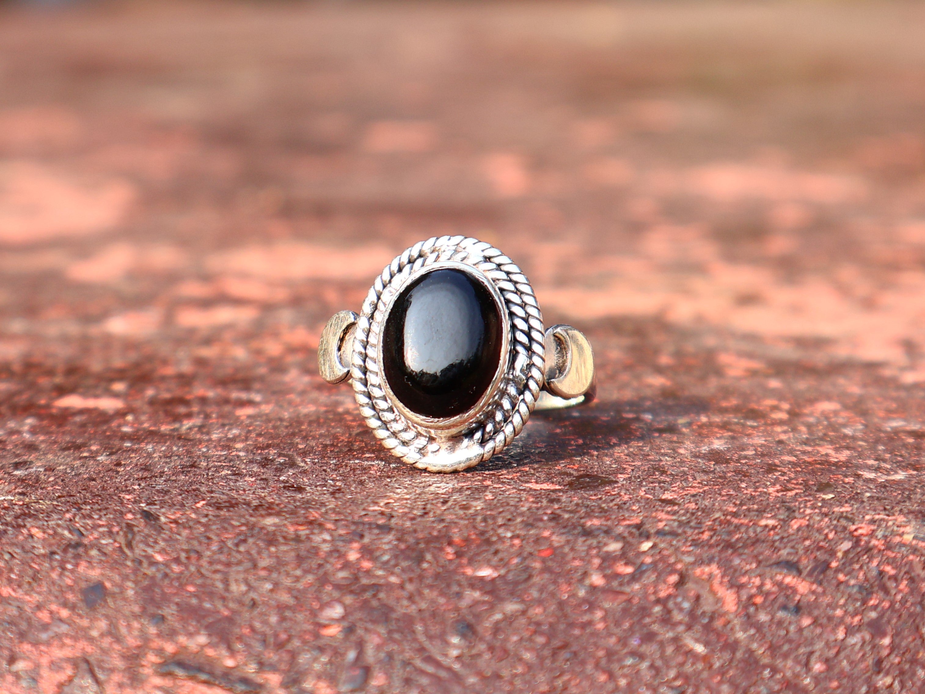 Schwarzer Onyx Ring 925 Sterling Silber Edelstein Ring Handgemachter Ovaler Onyx Cabochon Ring Zierlicher Ring Geschenk für Sie