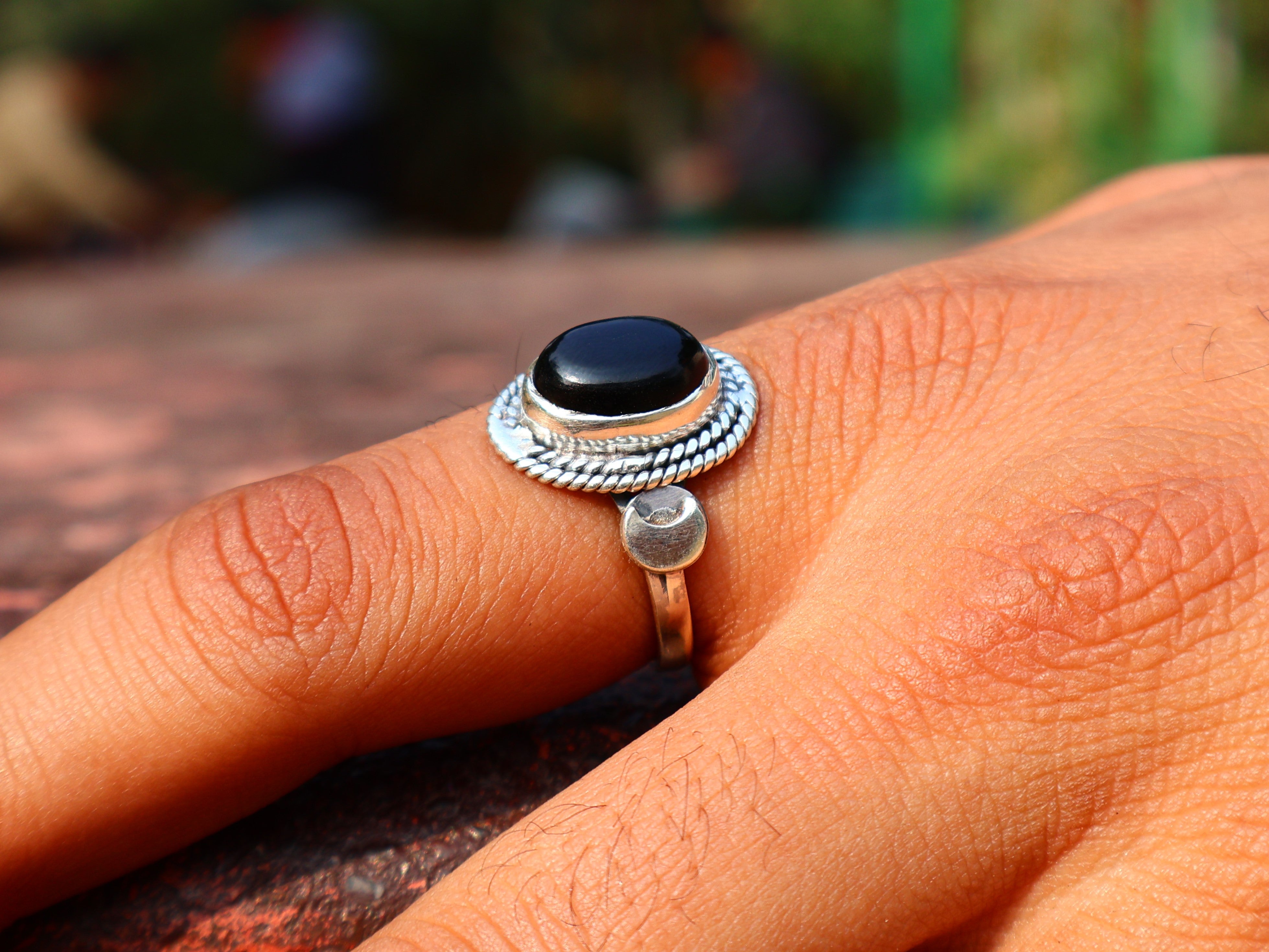 Schwarzer Onyx Ring 925 Sterling Silber Edelstein Ring Handgemachter Ovaler Onyx Cabochon Ring Zierlicher Ring Geschenk für Sie