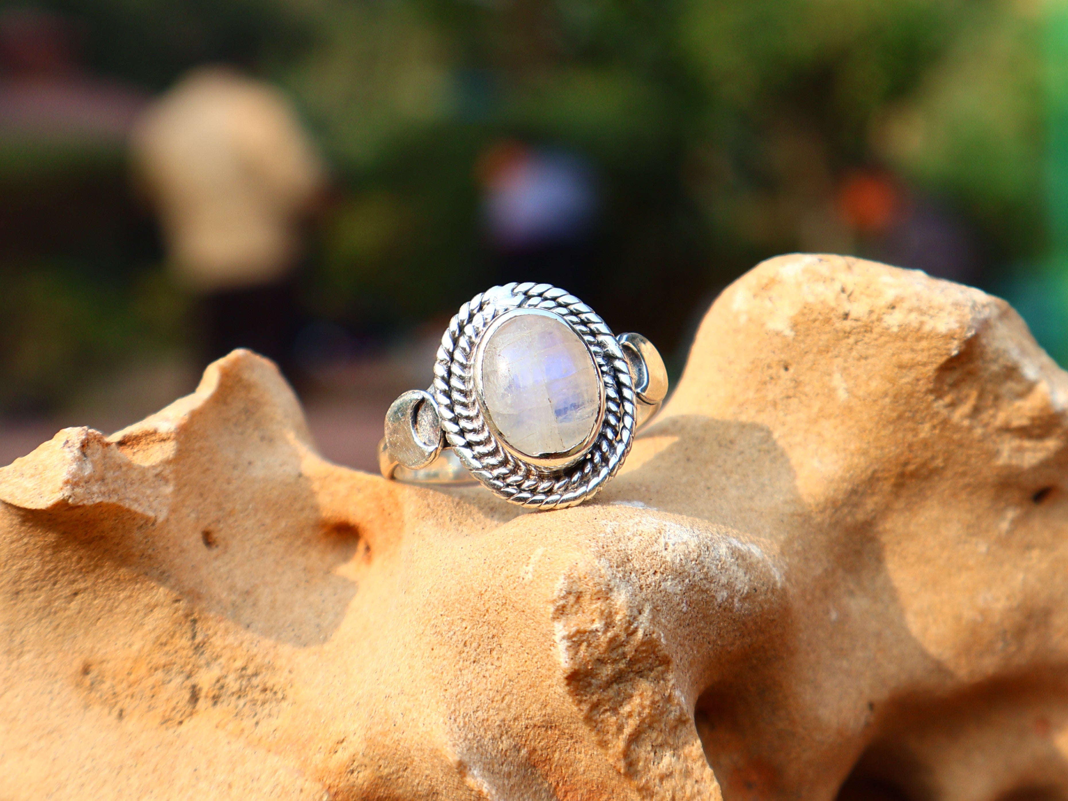Regenbogen Mondstein Ring Handgefertigt 925 Sterling Silber Ovaler Mondstein Geschenk Für Sie Boho Zierlicher Ring