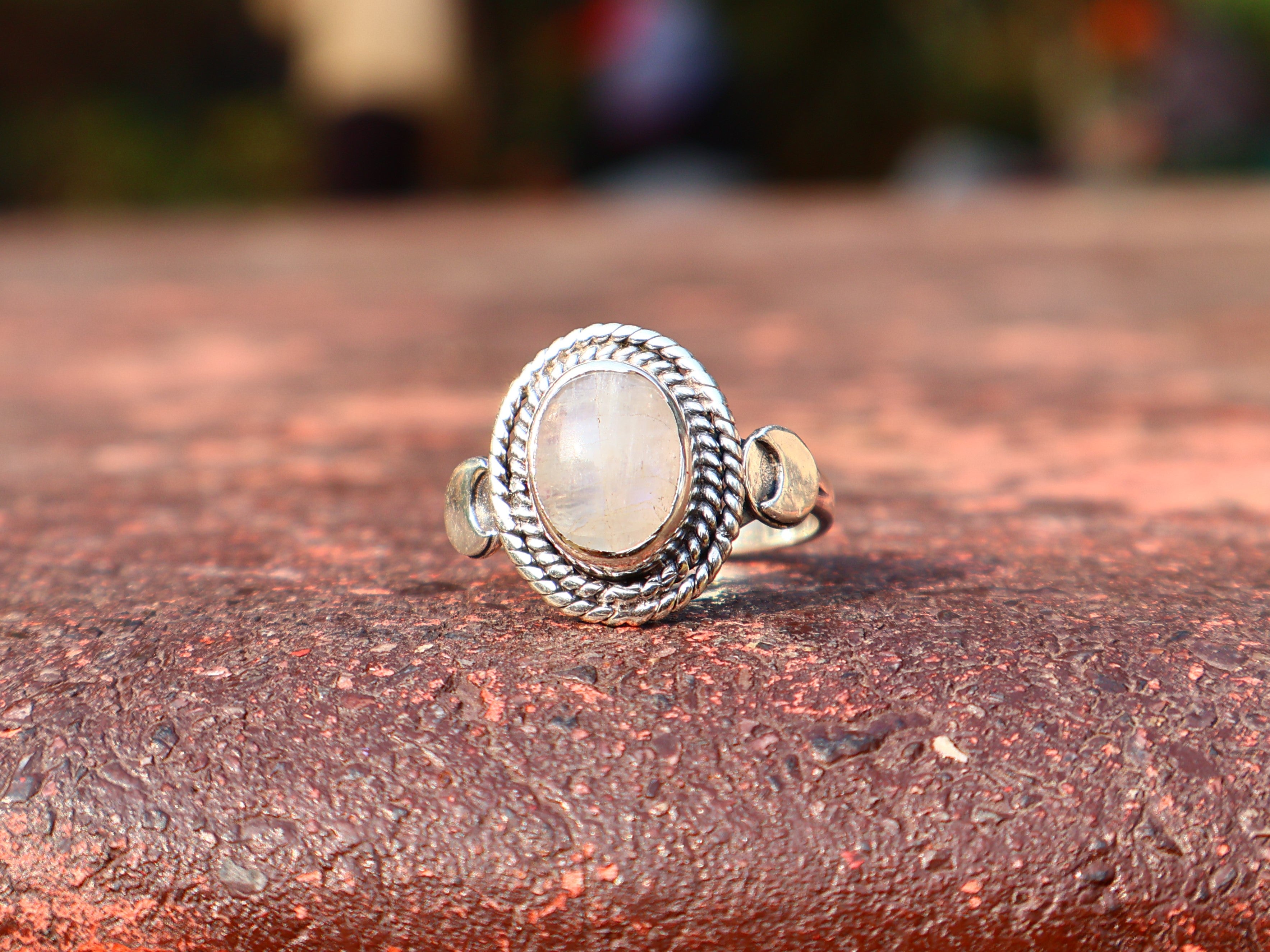 Regenbogen Mondstein Ring Handgefertigt 925 Sterling Silber Ovaler Mondstein Geschenk Für Sie Boho Zierlicher Ring