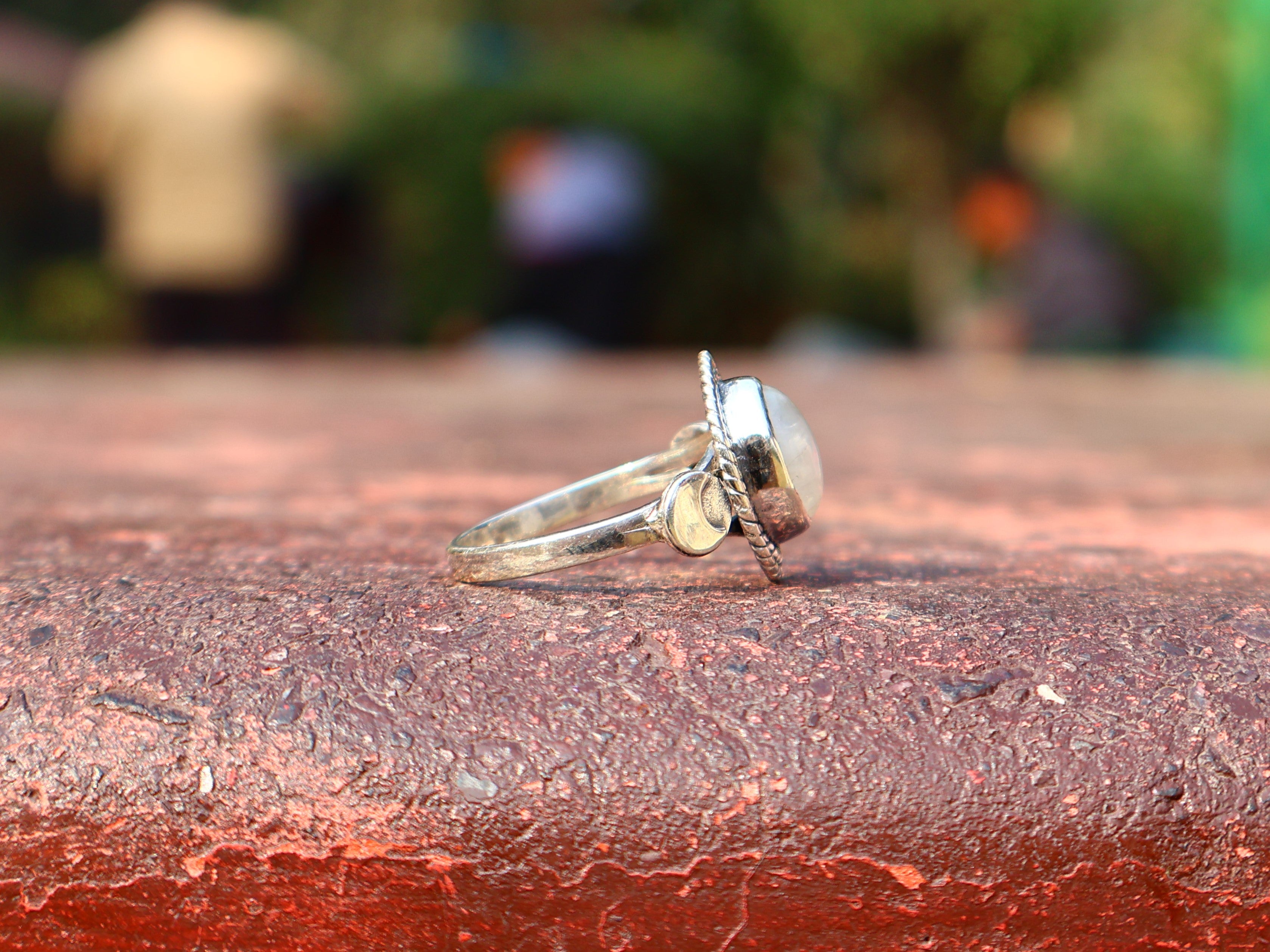 Regenbogen Mondstein Ring Handgefertigt 925 Sterling Silber Ovaler Mondstein Geschenk Für Sie Boho Zierlicher Ring