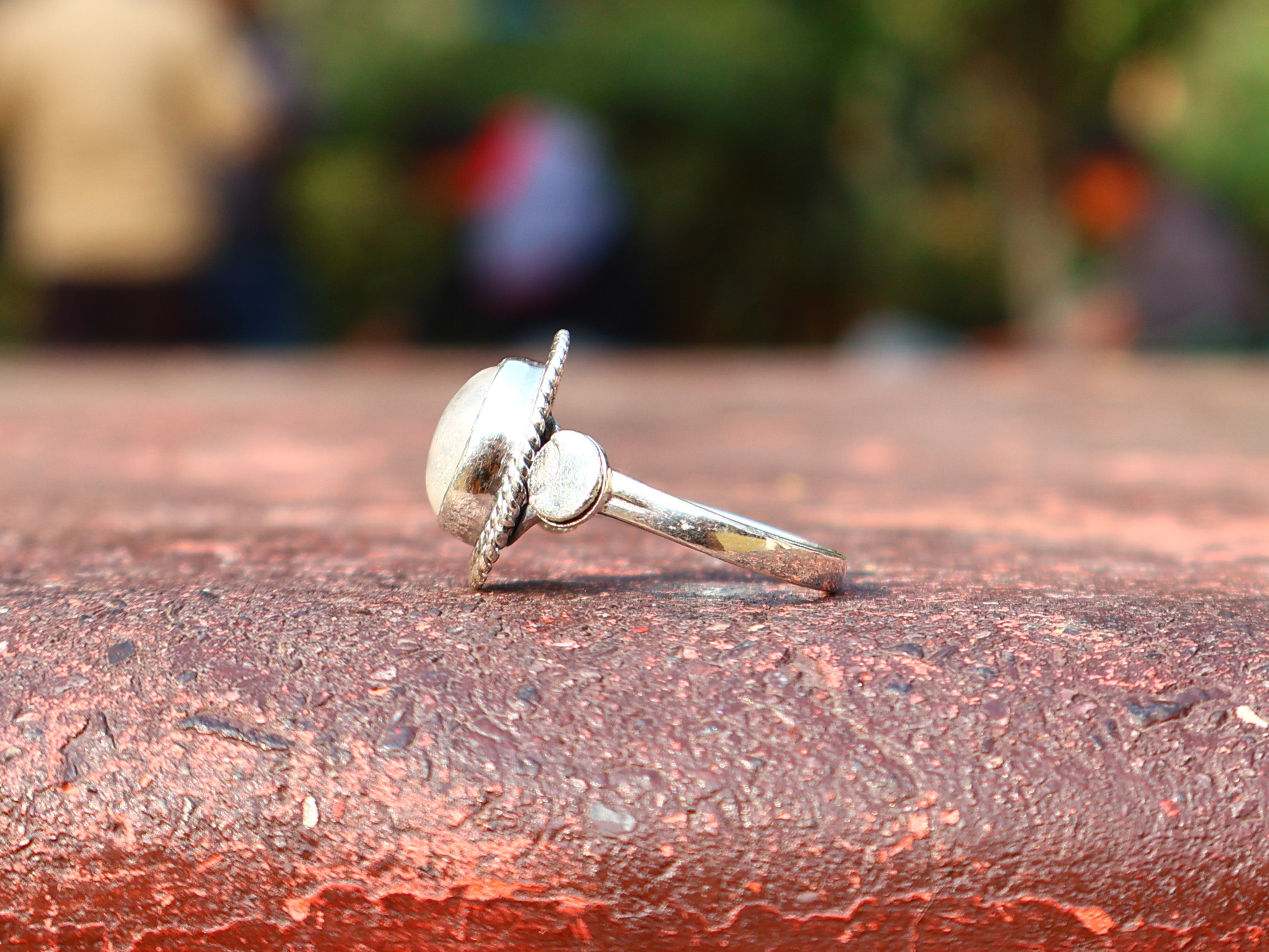 Regenbogen Mondstein Ring Handgefertigt 925 Sterling Silber Ovaler Mondstein Geschenk Für Sie Boho Zierlicher Ring