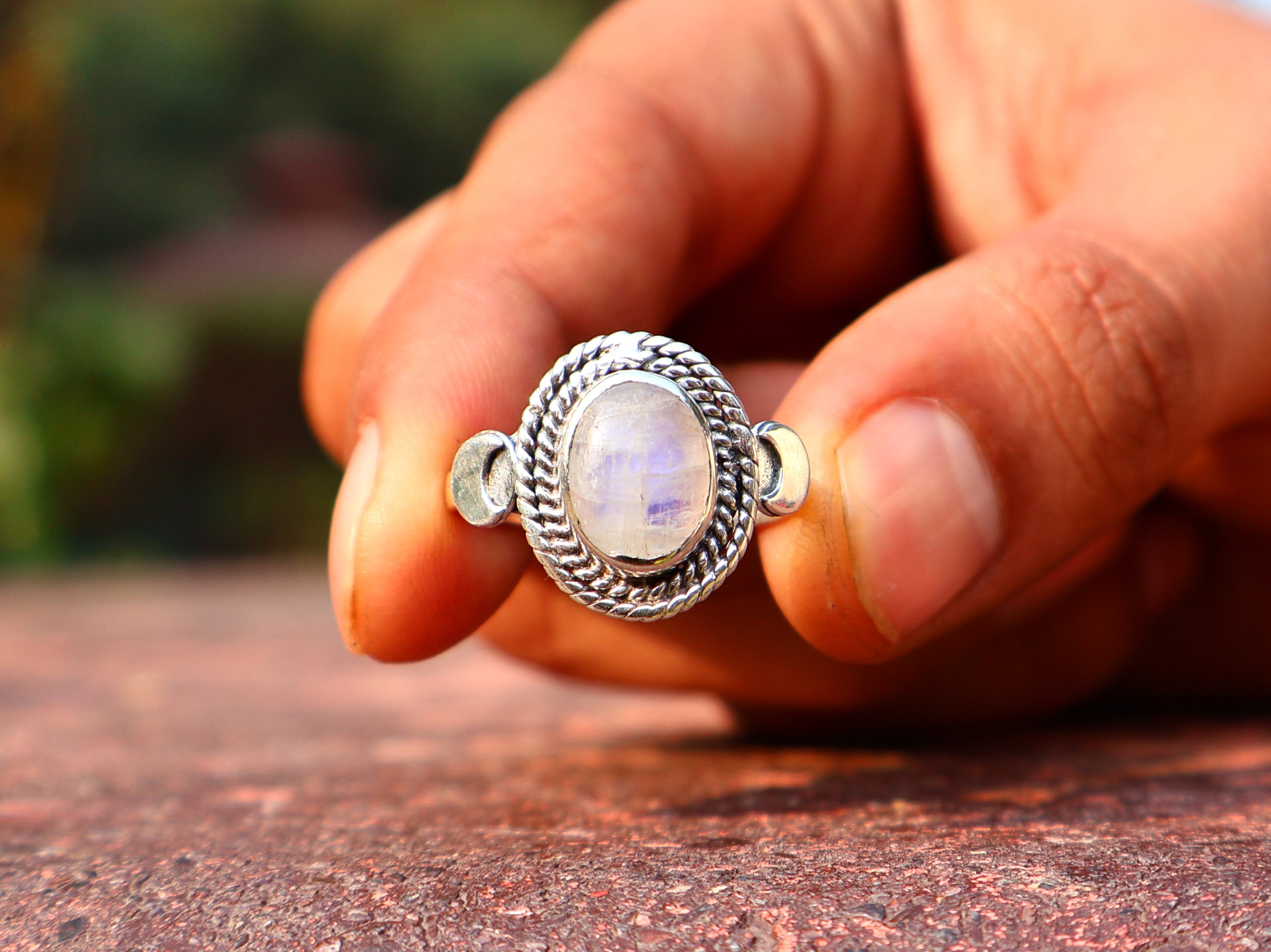Regenbogen Mondstein Ring Handgefertigt 925 Sterling Silber Ovaler Mondstein Geschenk Für Sie Boho Zierlicher Ring