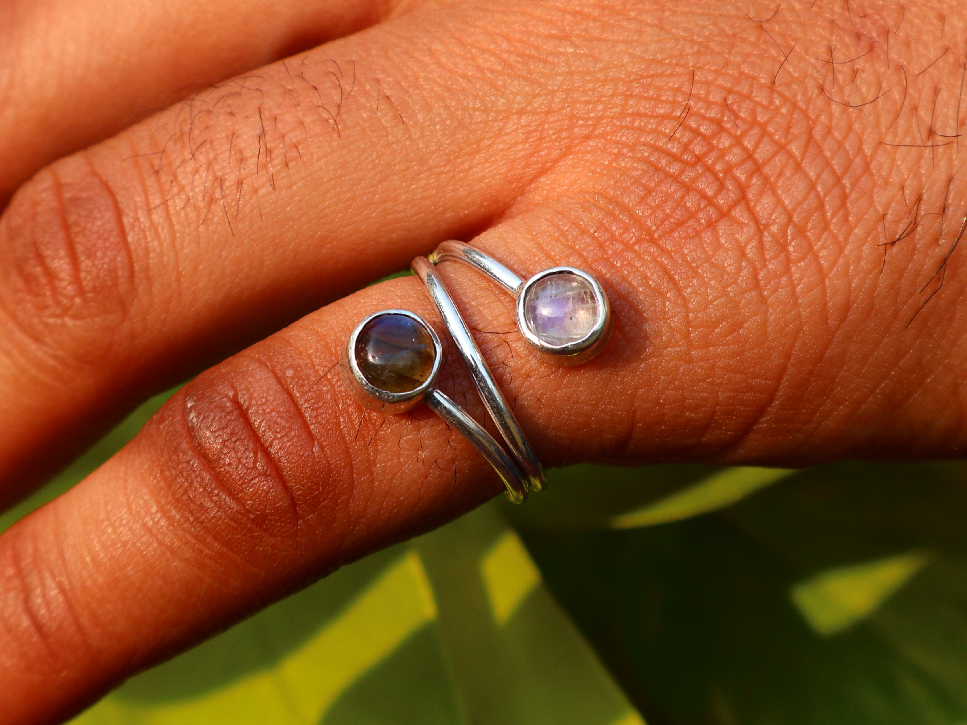 Mondstein- und Labradoritring 925 Silberring Verstellbarer handgefertigter Statement-Ring Zweistein-Ring Geschenk für sie