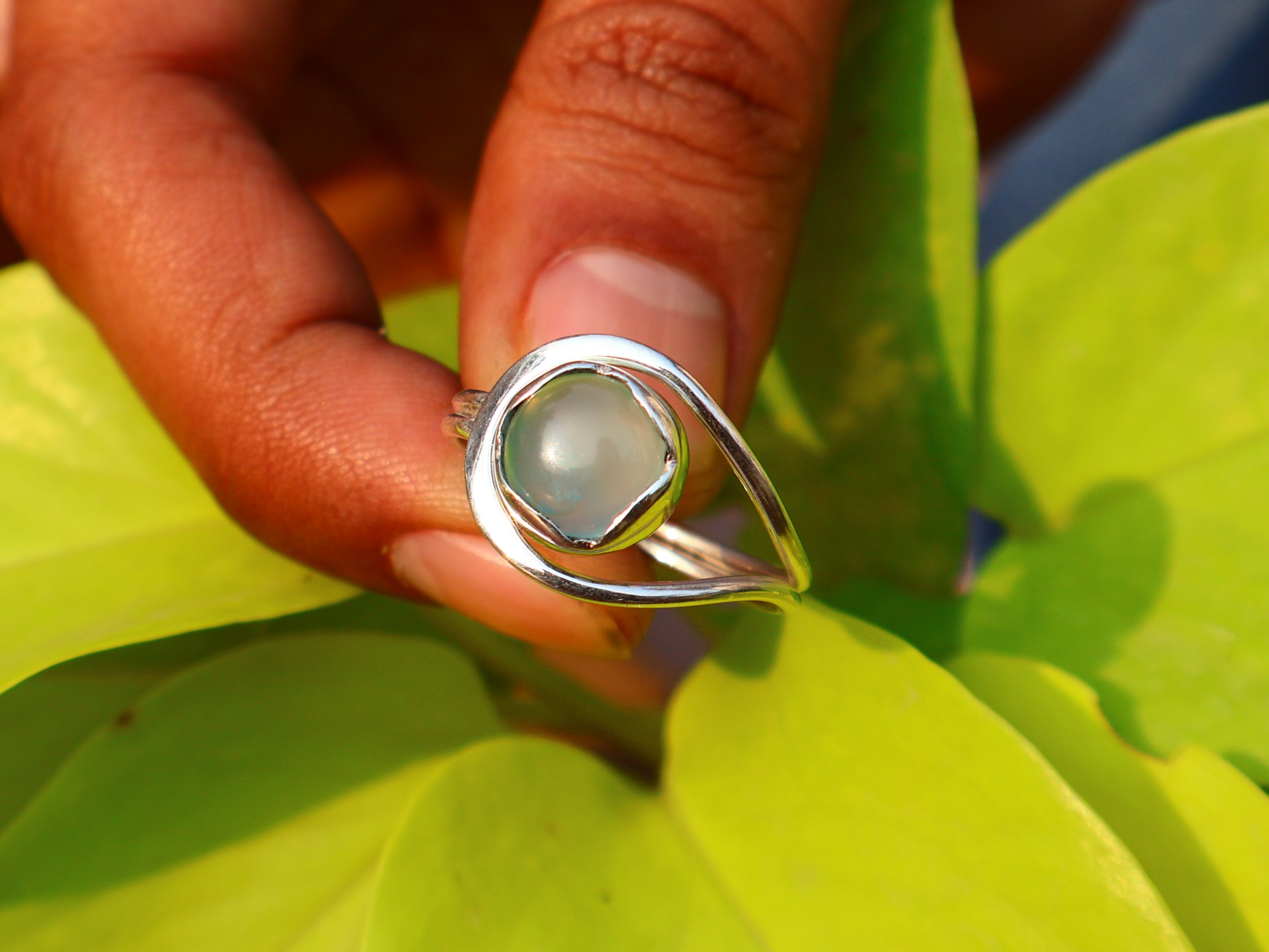 Aqua Chalcedon Ring 925 Silberring Runder Edelstein Minimalistischer Ring März Geburtsstein Handgemachter Statement Ring
