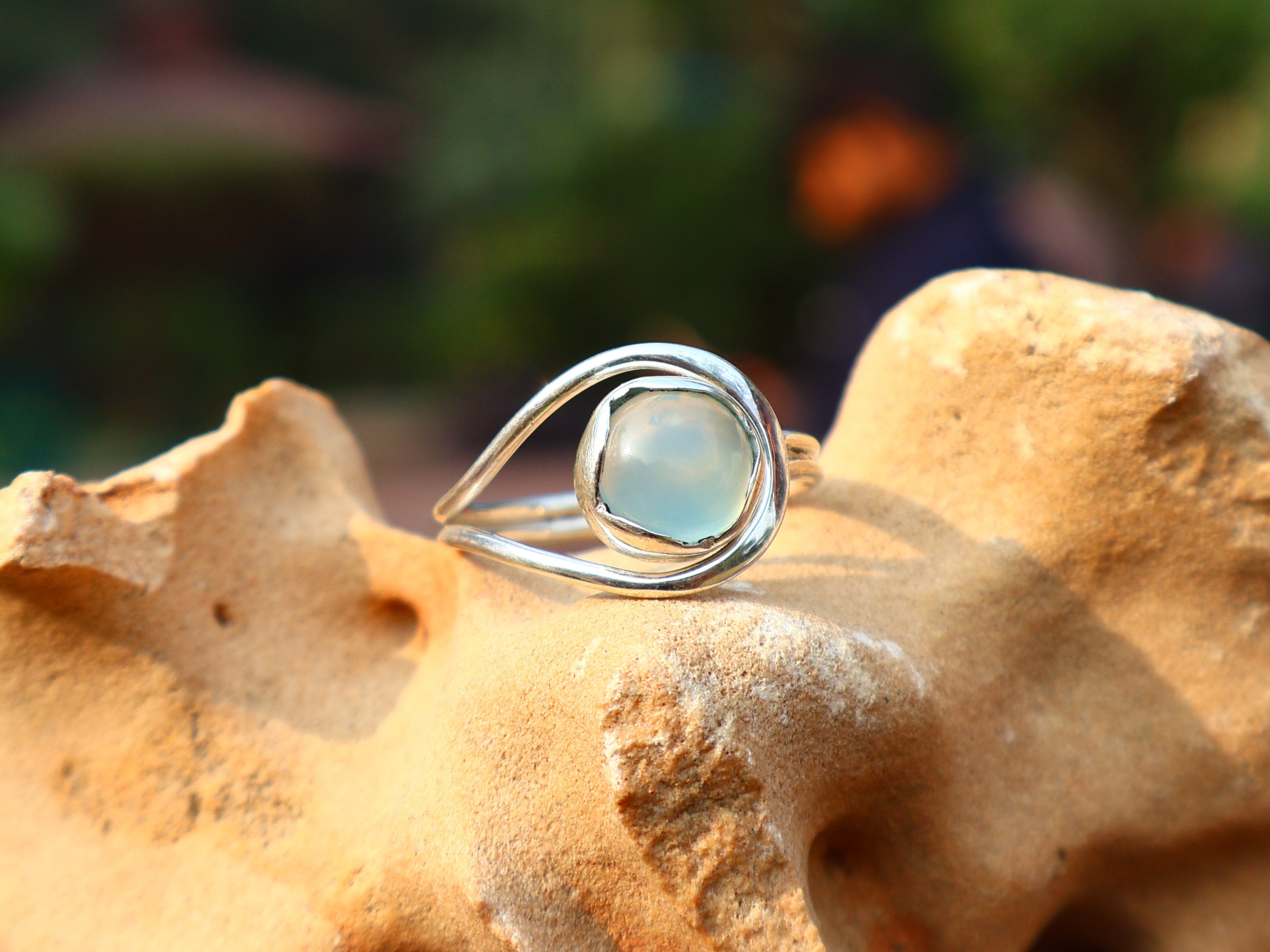 Aqua Chalcedon Ring 925 Silberring Runder Edelstein Minimalistischer Ring März Geburtsstein Handgemachter Statement Ring