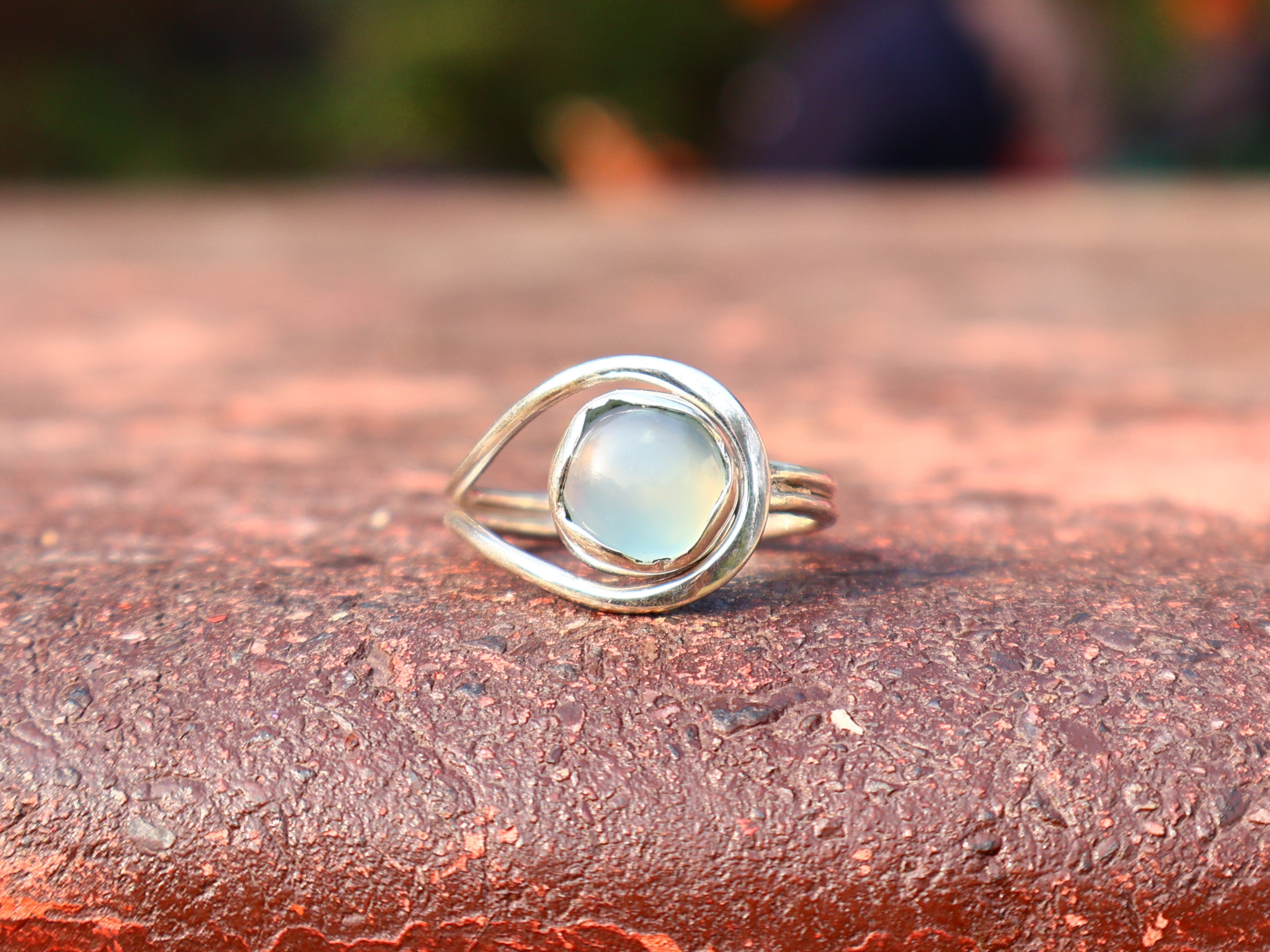 Aqua Chalcedon Ring 925 Silberring Runder Edelstein Minimalistischer Ring März Geburtsstein Handgemachter Statement Ring