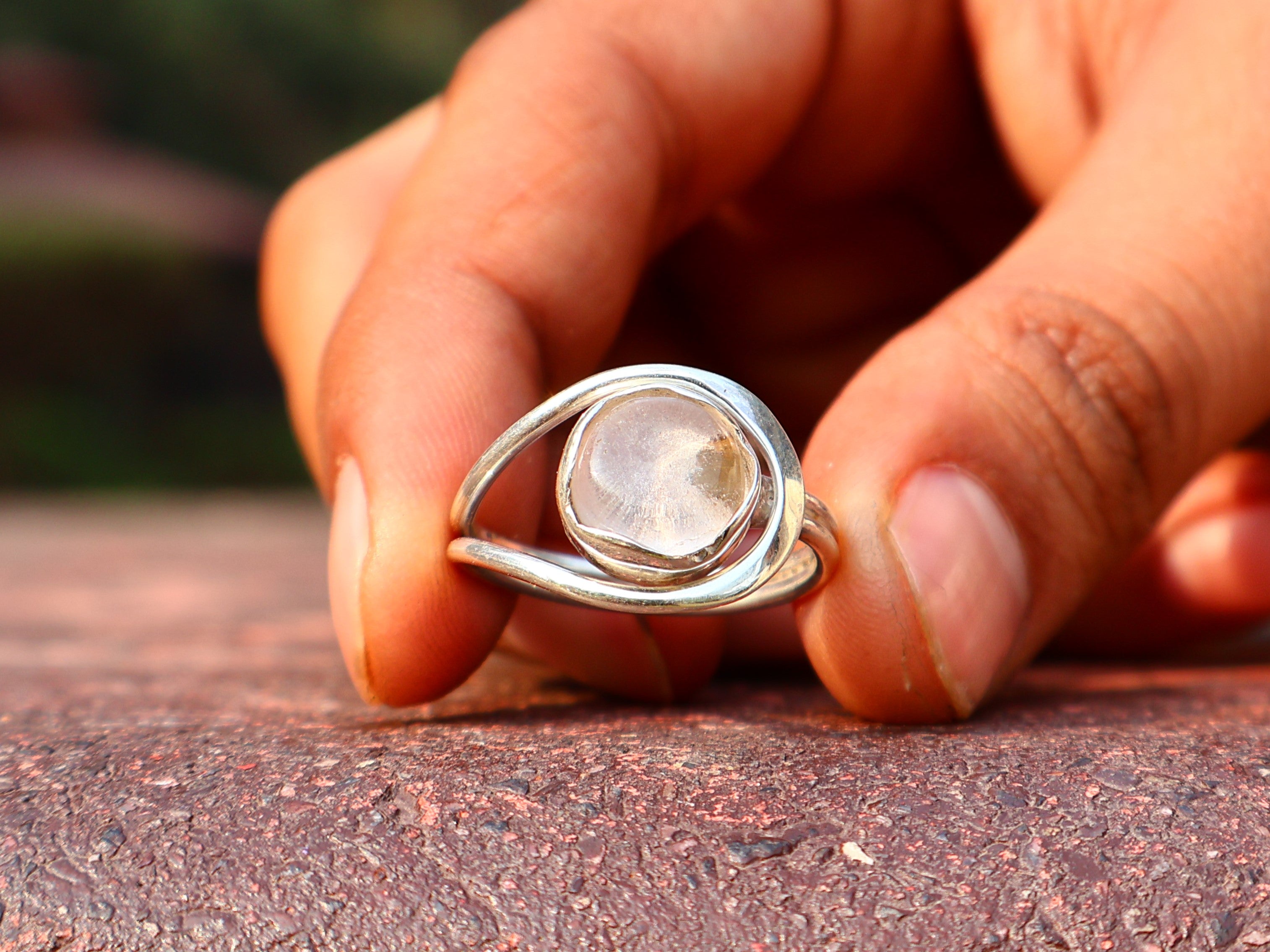 Kristallquarz Ring Minimalistischer Ring 925 Silber Ring Handgemachter zarter Ring Geschenk für Sie Damenring Runder Stein Statement Ring