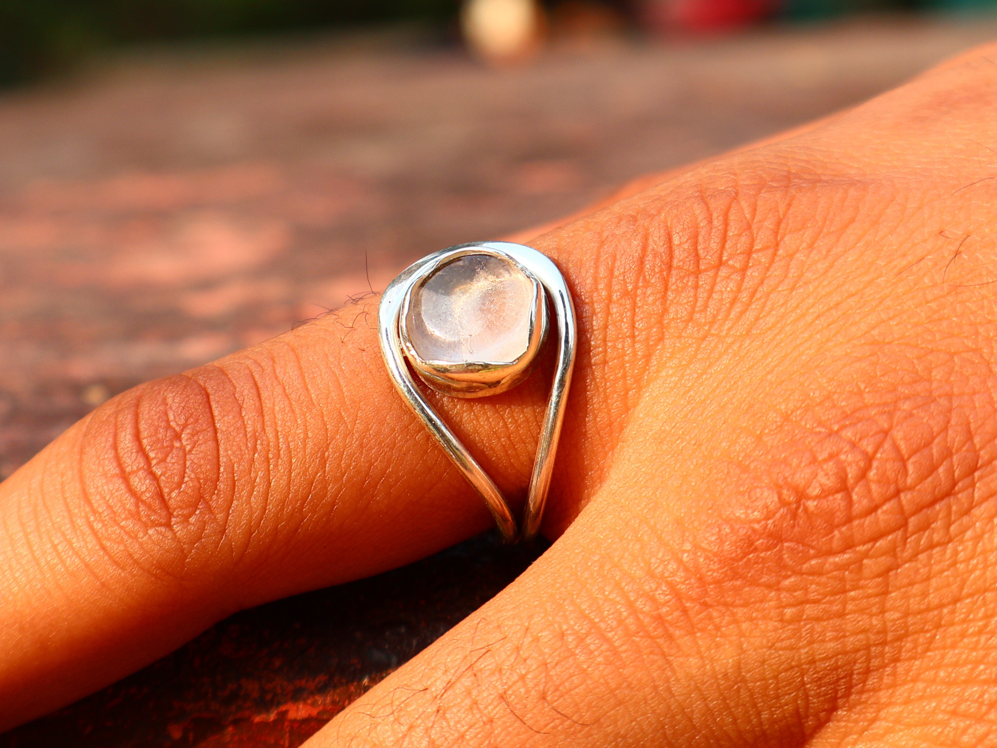 Kristallquarz Ring Minimalistischer Ring 925 Silber Ring Handgemachter zarter Ring Geschenk für Sie Damenring Runder Stein Statement Ring