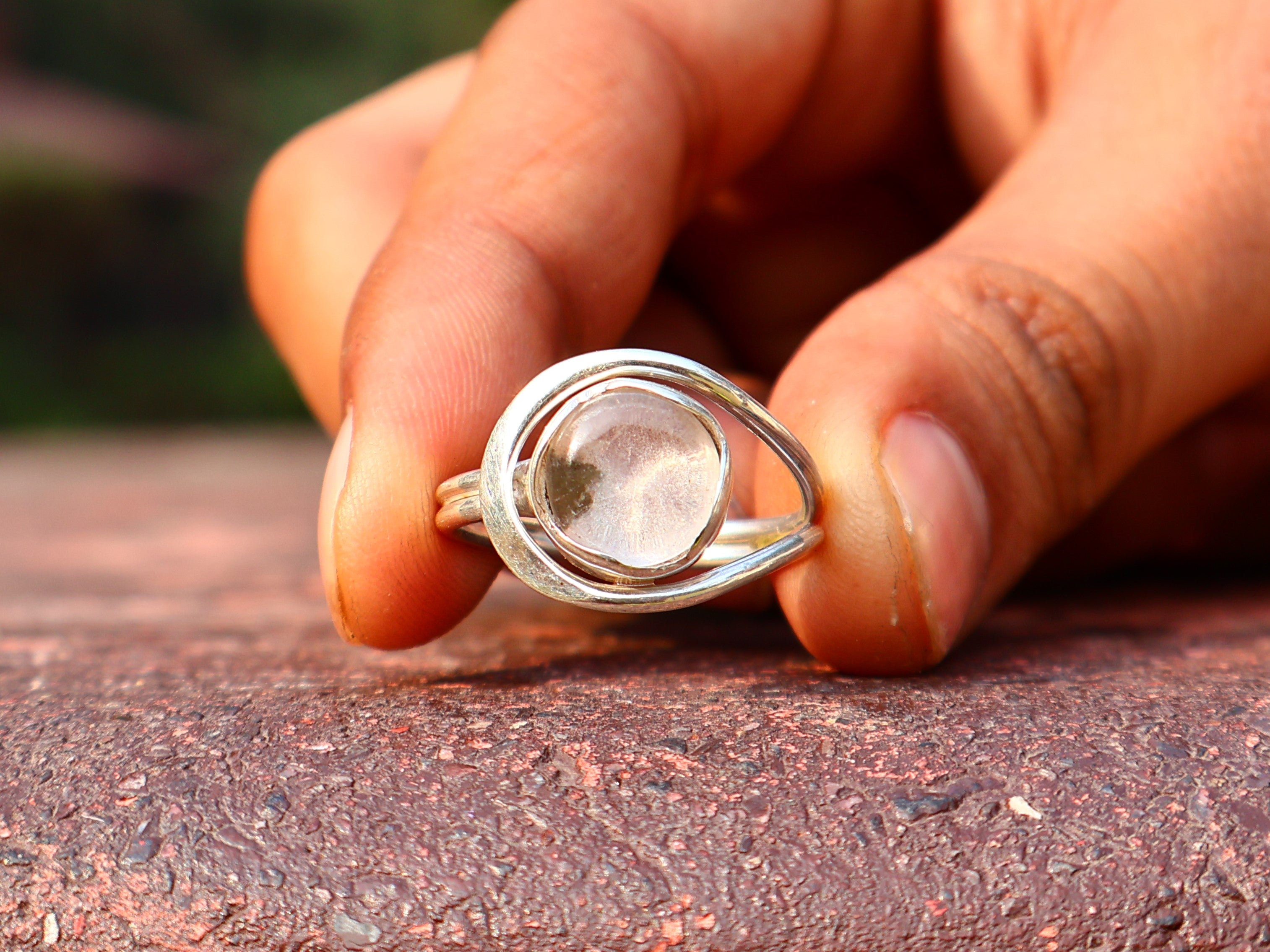 Kristallquarz Ring Minimalistischer Ring 925 Silber Ring Handgemachter zarter Ring Geschenk für Sie Damenring Runder Stein Statement Ring
