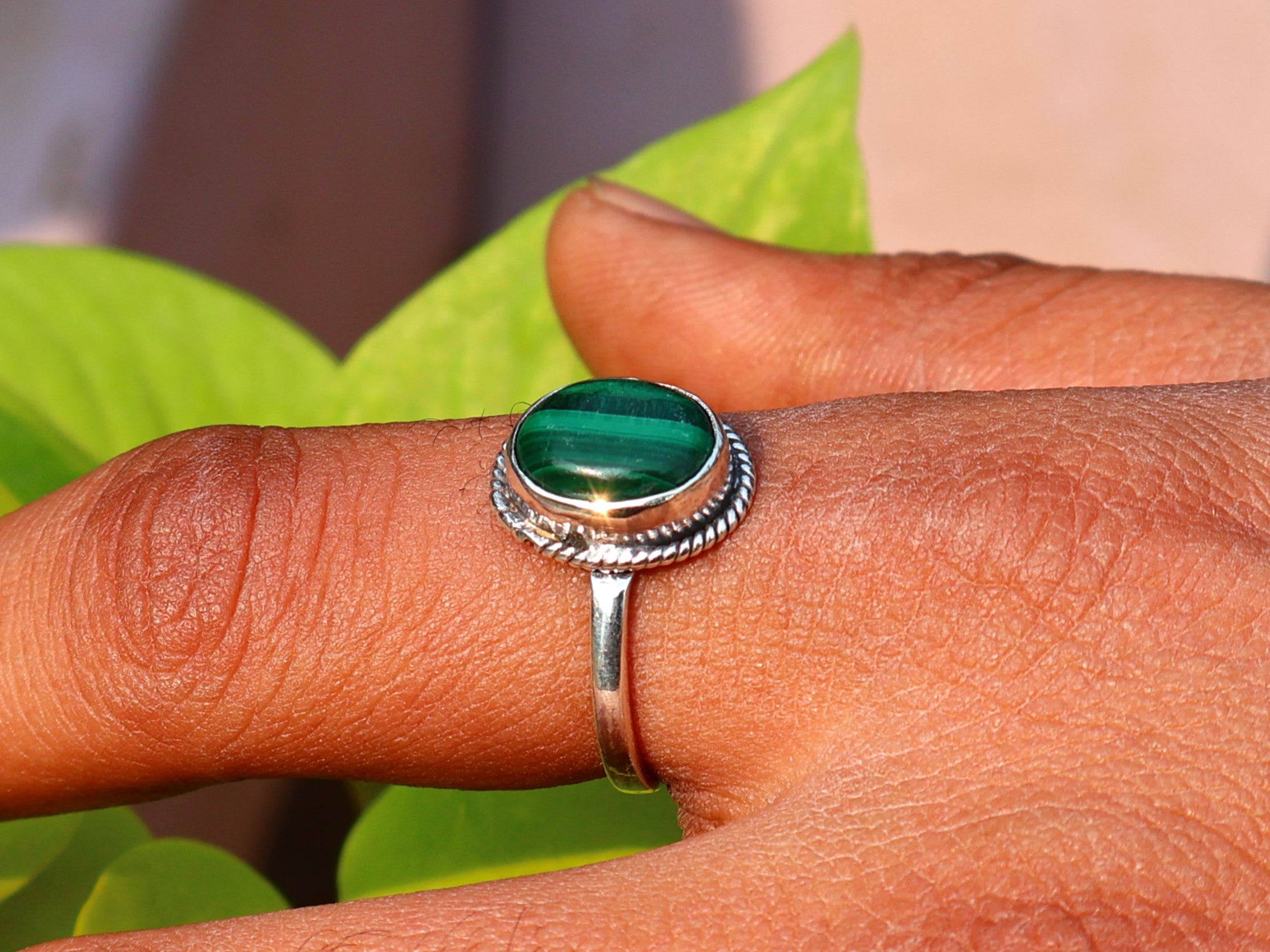 Malachit-Ring Ovaler Edelsteinring Geburtssteinring Verlobungsring Zierlicher Silberring 925er Sterlingsilber