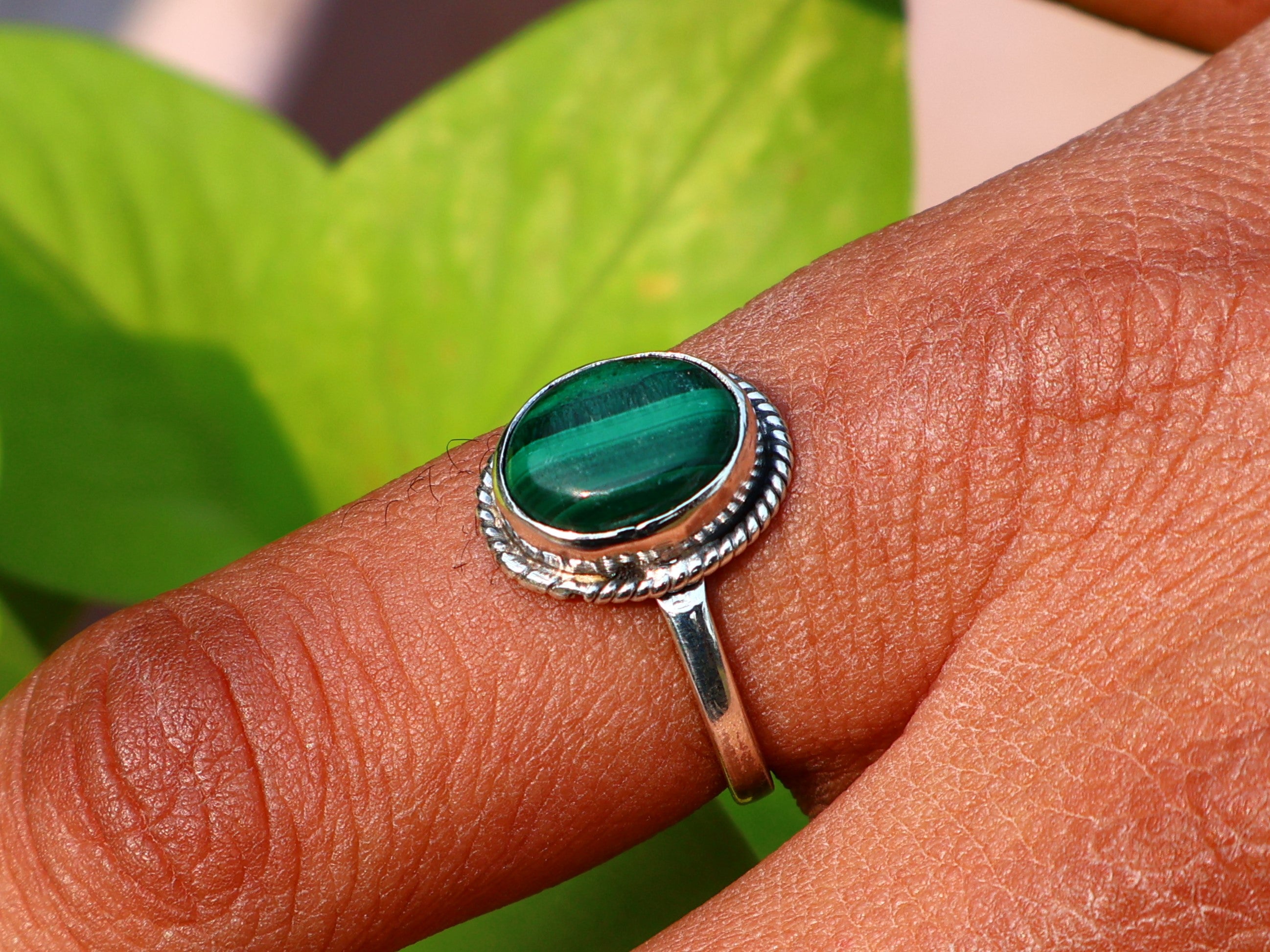 Malachit-Ring Ovaler Edelsteinring Geburtssteinring Verlobungsring Zierlicher Silberring 925er Sterlingsilber