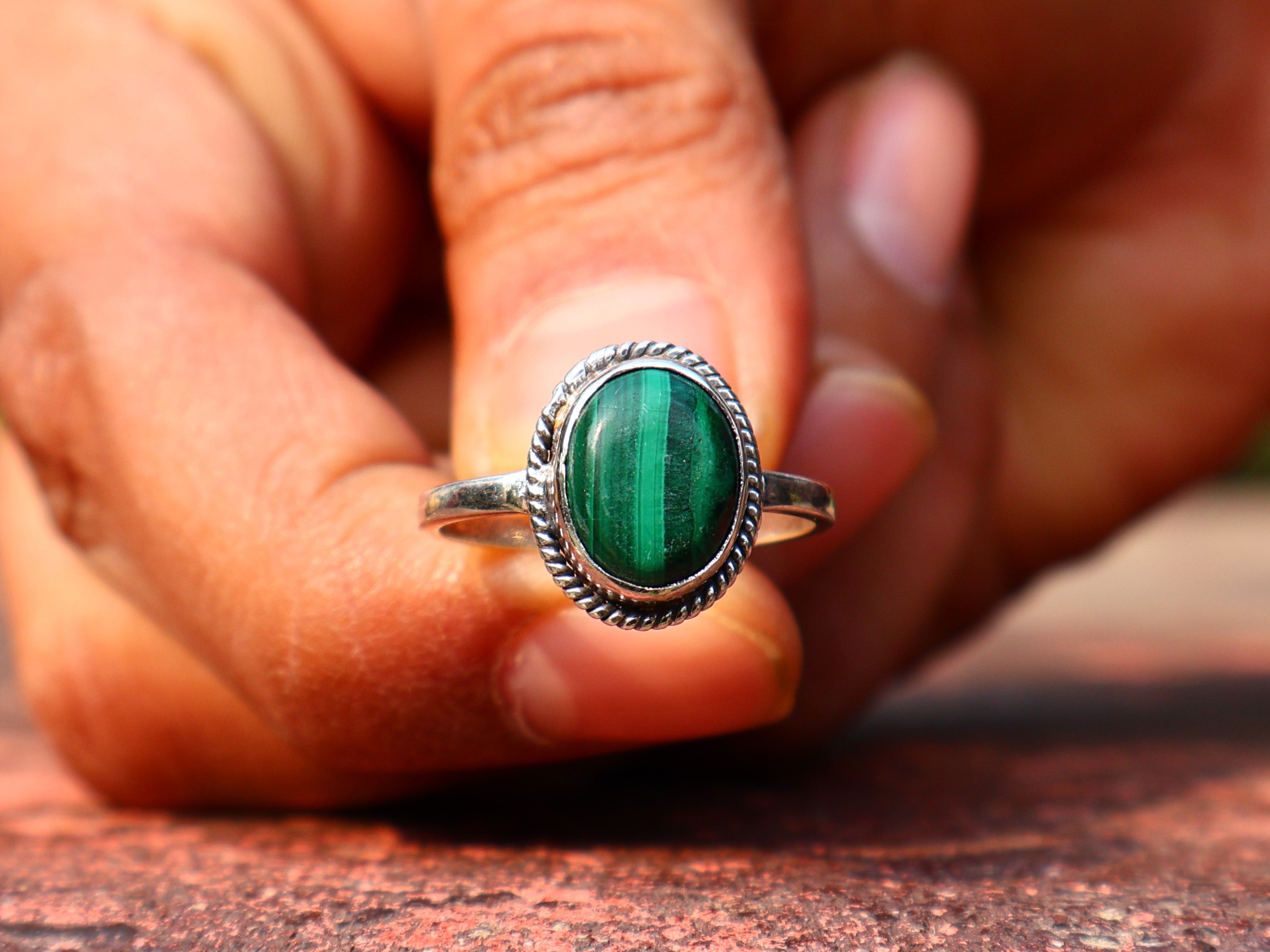 Malachit-Ring Ovaler Edelsteinring Geburtssteinring Verlobungsring Zierlicher Silberring 925er Sterlingsilber