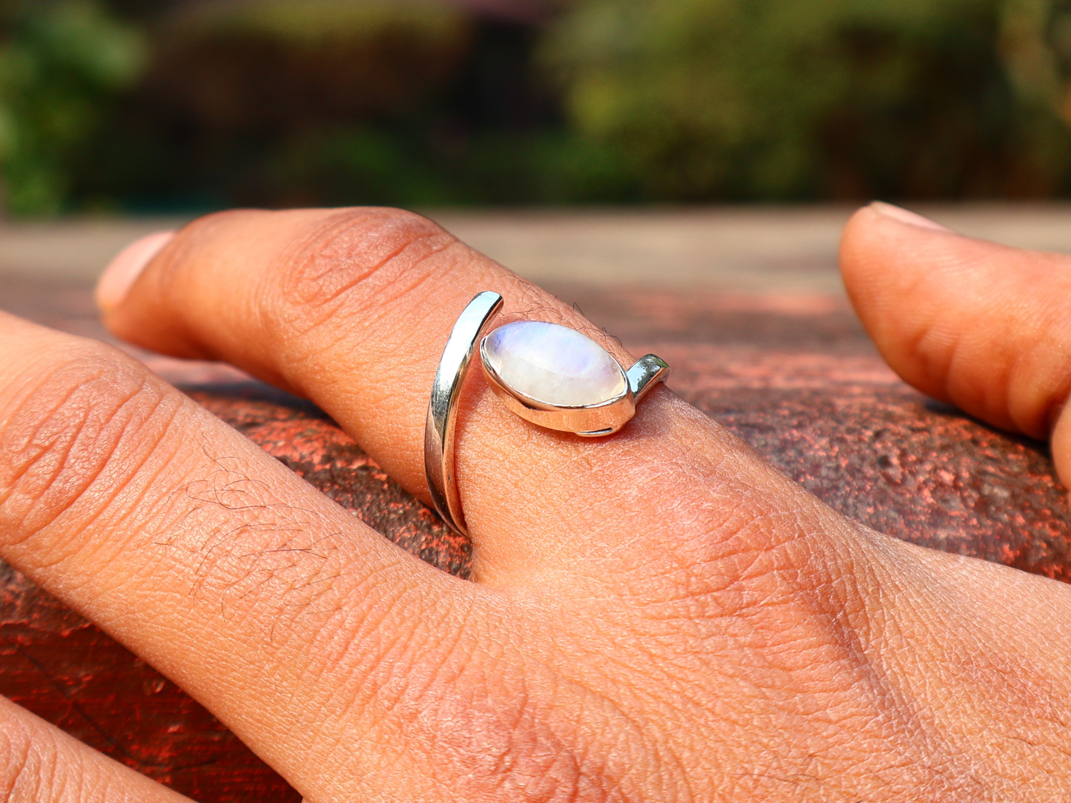 Regenbogenmondsteinring Damen Stapelring Blauer Feuerring Geburtsstein-Edelsteinring Verstellbarer Ring