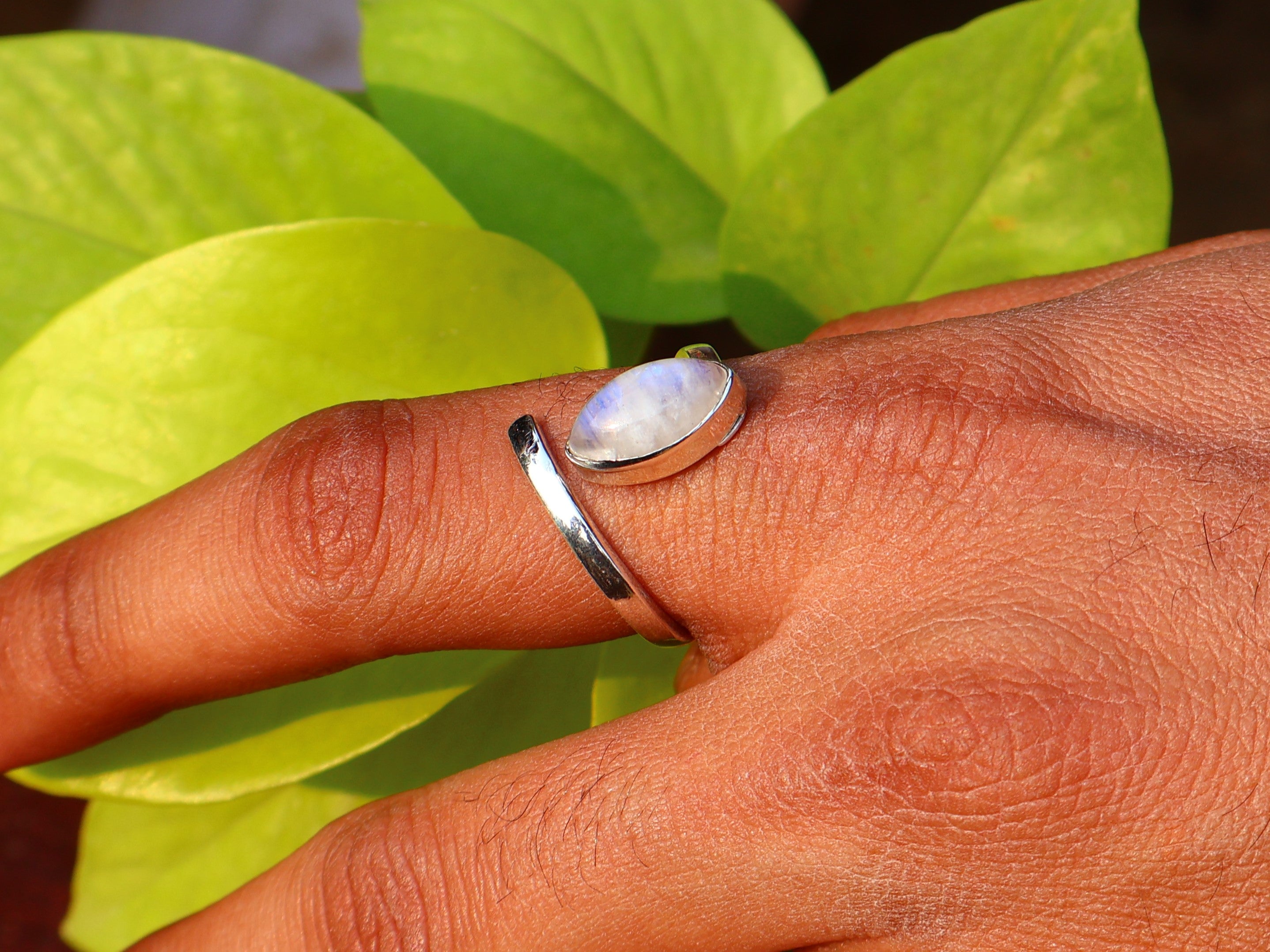 Regenbogenmondsteinring Damen Stapelring Blauer Feuerring Geburtsstein-Edelsteinring Verstellbarer Ring
