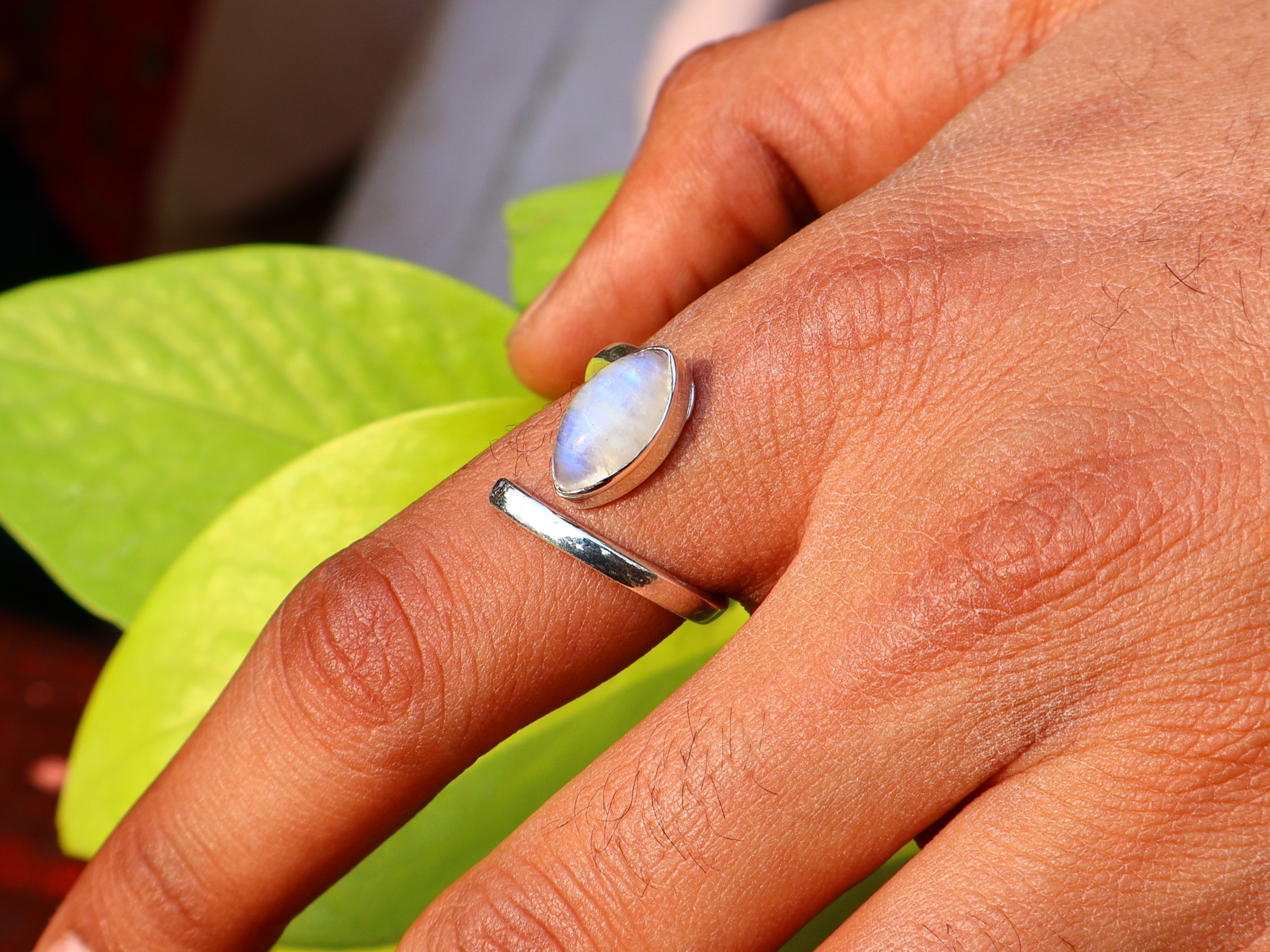 Regenbogenmondsteinring Damen Stapelring Blauer Feuerring Geburtsstein-Edelsteinring Verstellbarer Ring
