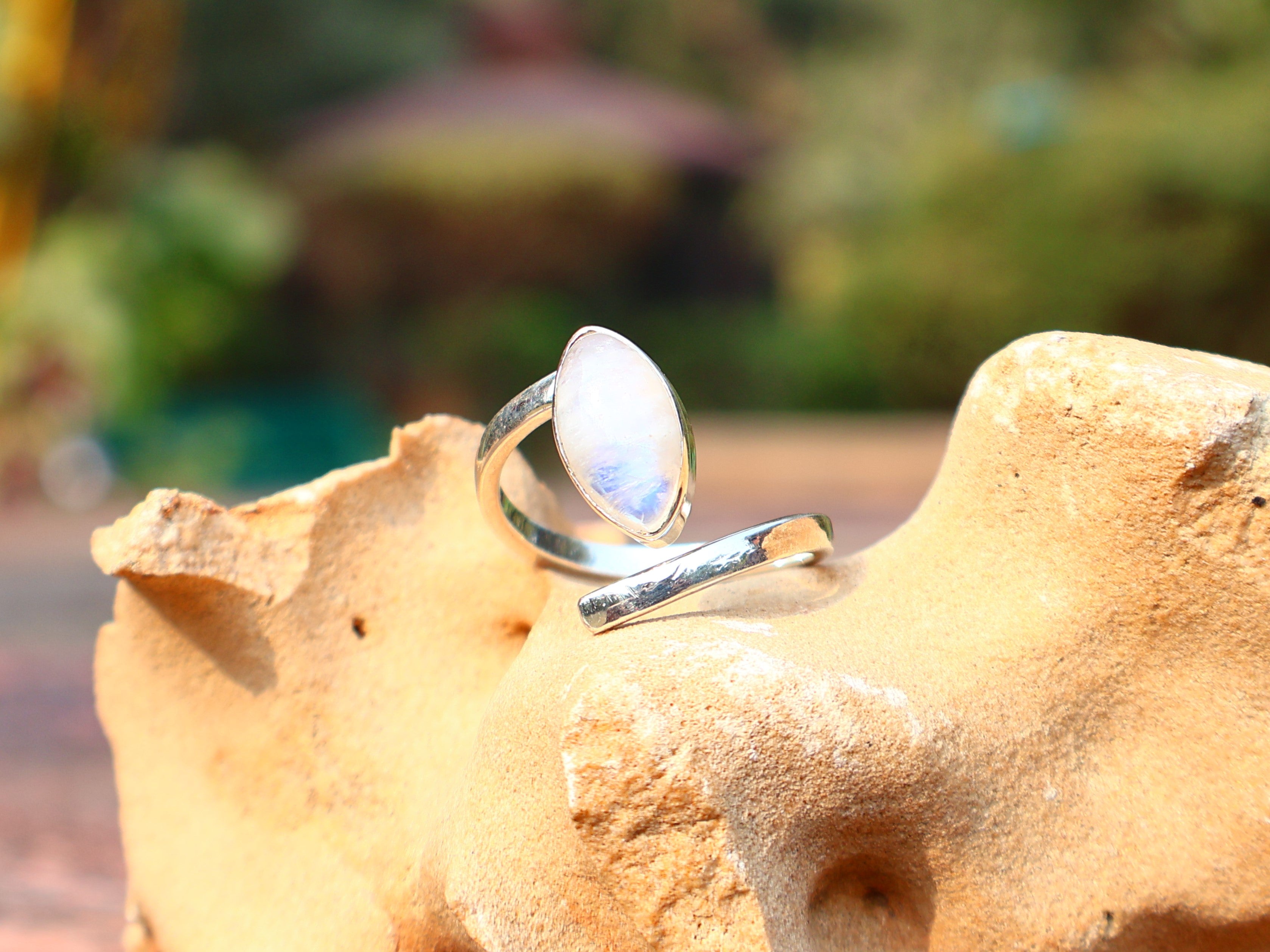 Regenbogenmondsteinring Damen Stapelring Blauer Feuerring Geburtsstein-Edelsteinring Verstellbarer Ring